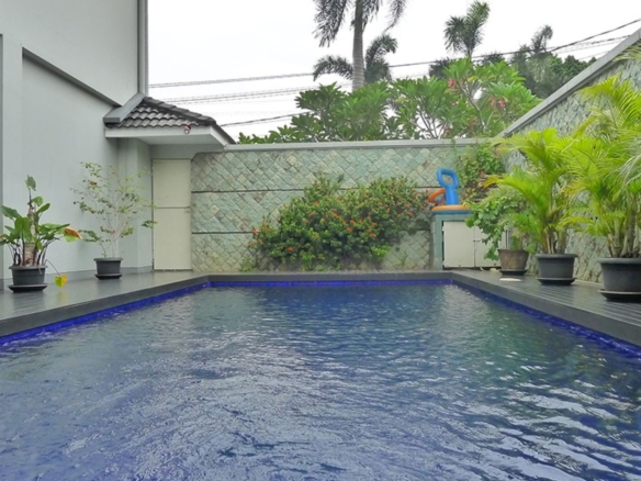 Asem 2 no 60 Kav H-4BR-SWIMMING POOL & BACKYARD