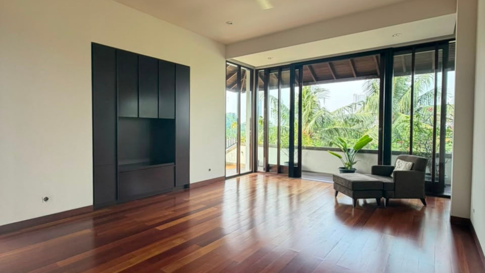 Luxury 4BR Family Living at Atmaya Residence