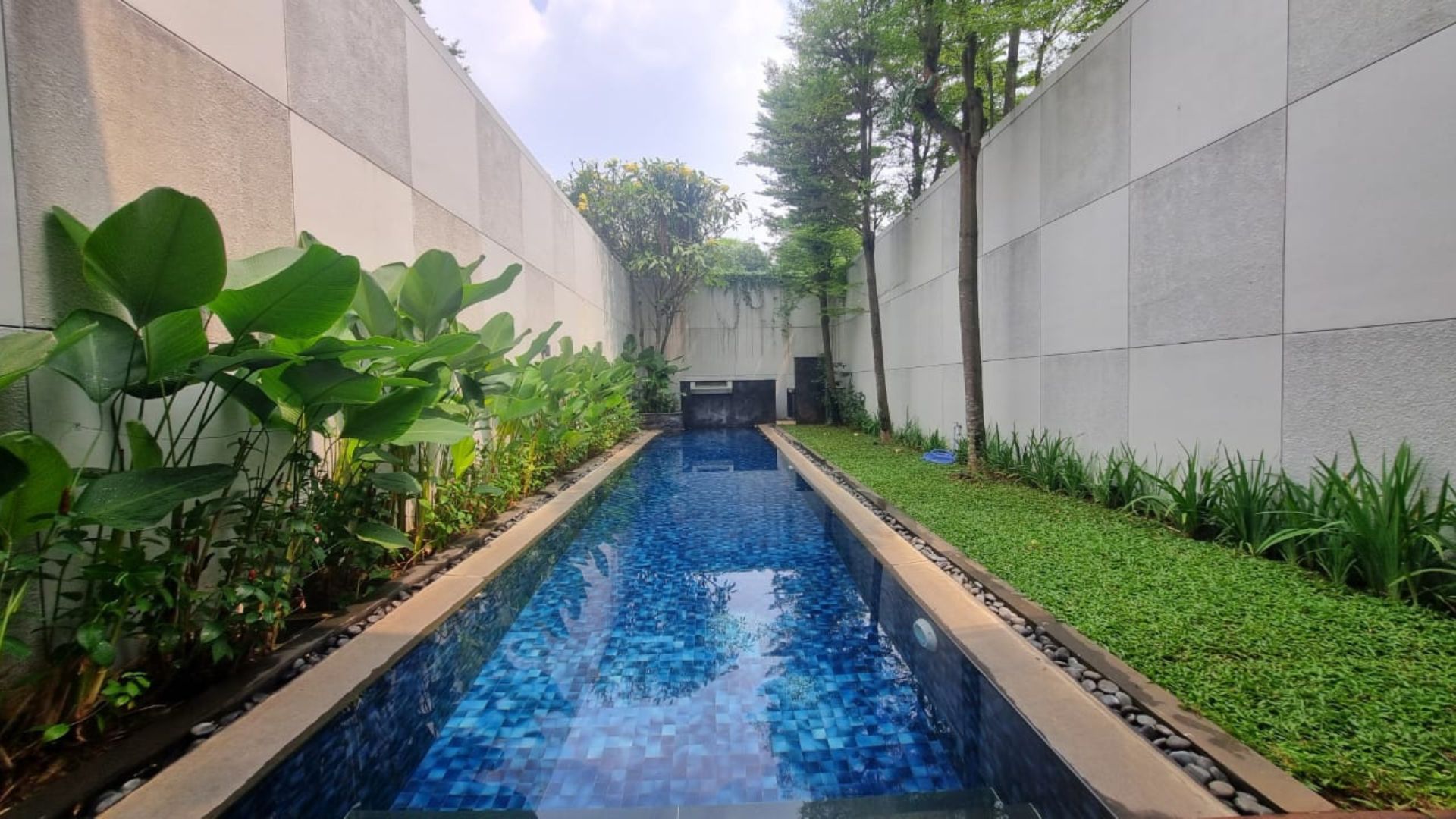 BDN 1 No 12 Kav B-4BR-SWIMMING POOL & BACKYARD