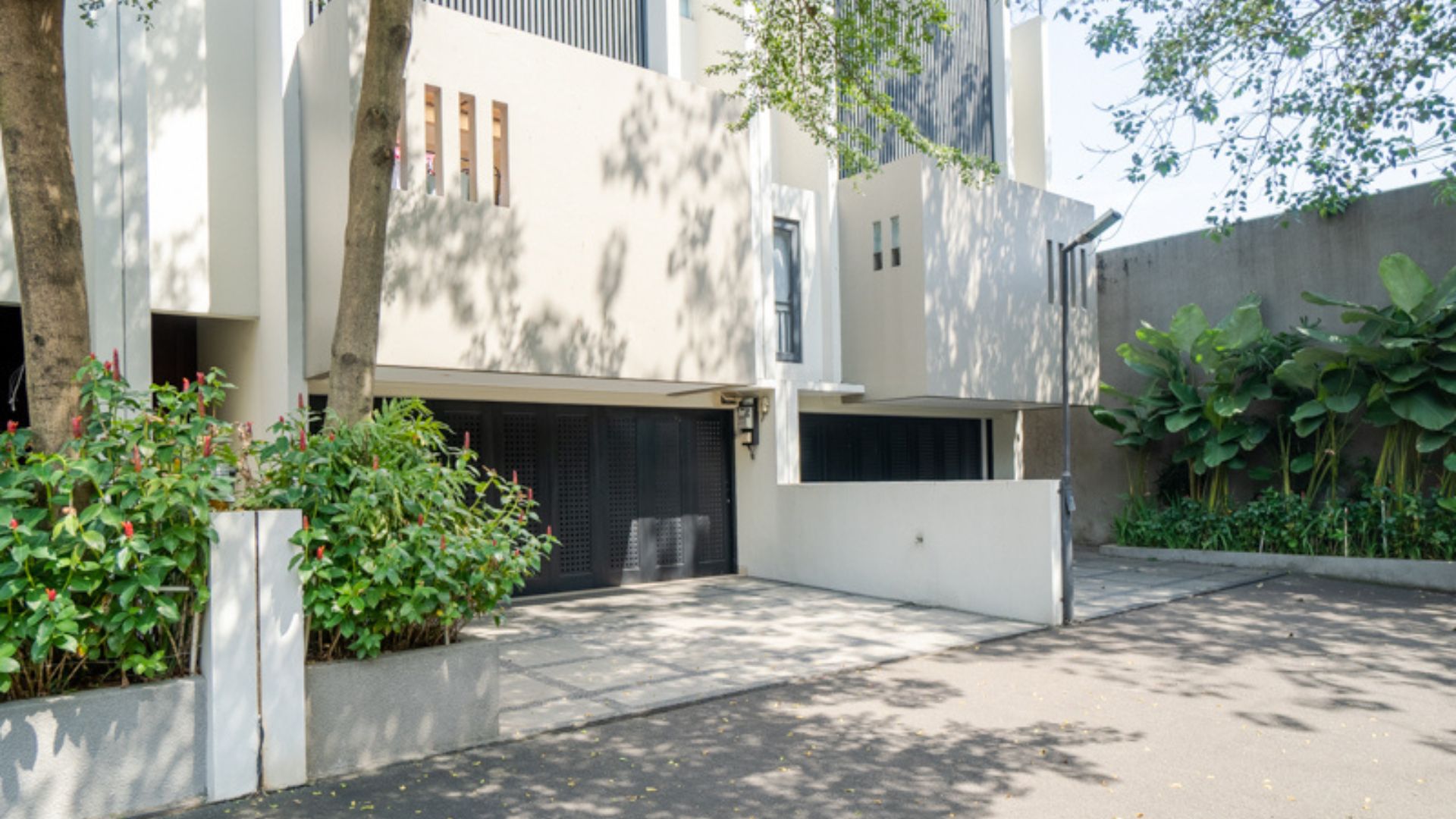 BDN 1 No. 12 Kav C-4BR-FACADE For Rent 4BR House South Jakarta Cilandak CLD120