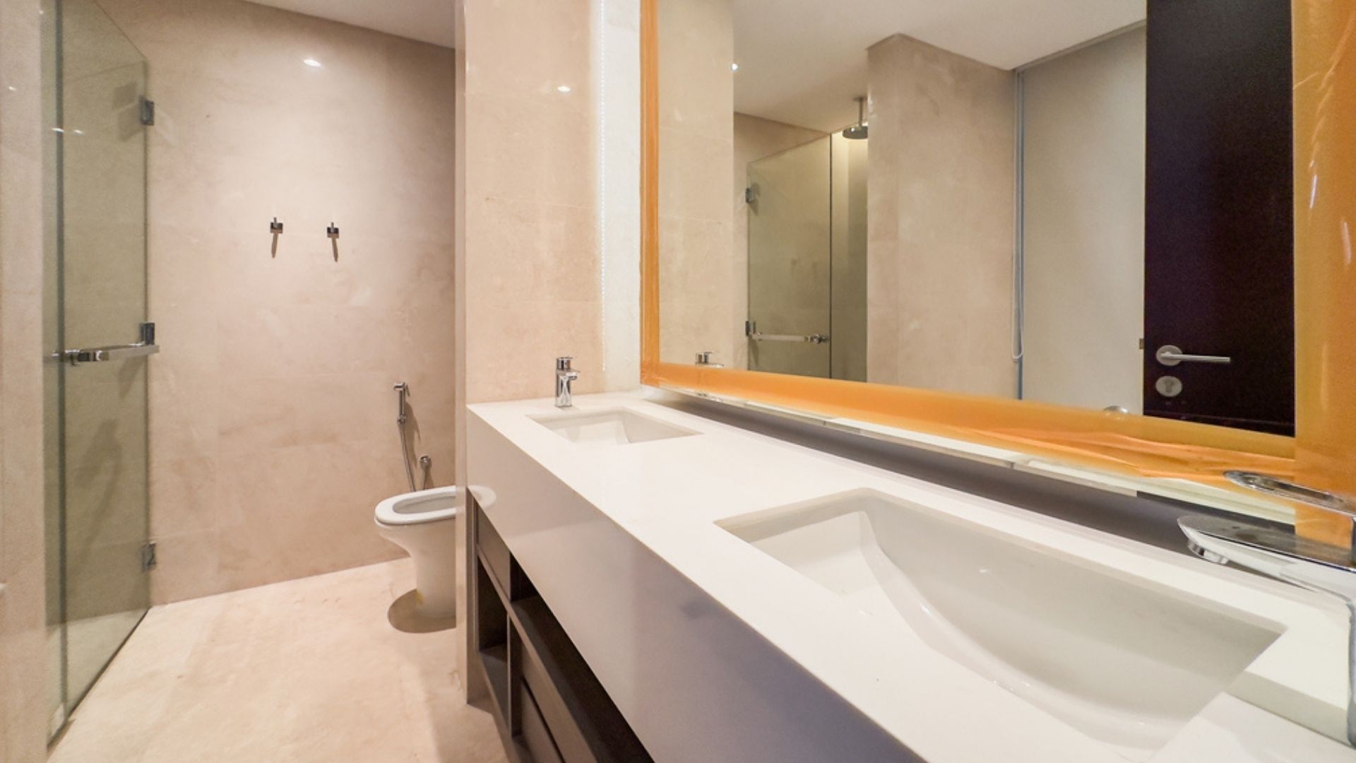 Casa Domaine-3BR-Toilet and Double Sink For Rent 3BR Apartment Casa Domaine Central Jakarta Sudirman CD017