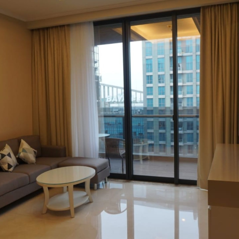 DISTRICT 8-2BR-LIVING AREA ANGLE 2