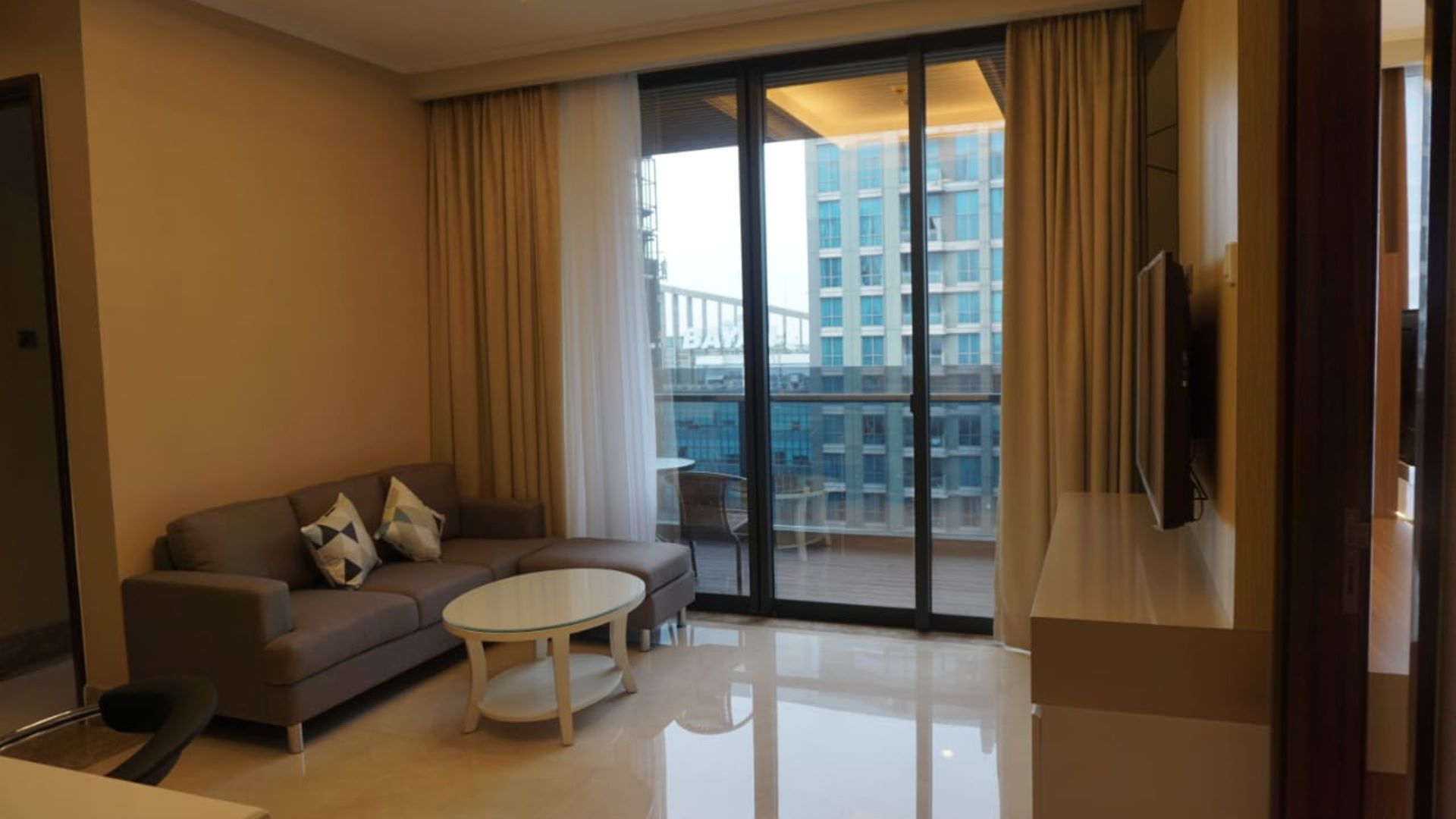 DISTRICT 8-2BR-LIVING AREA ANGLE 2