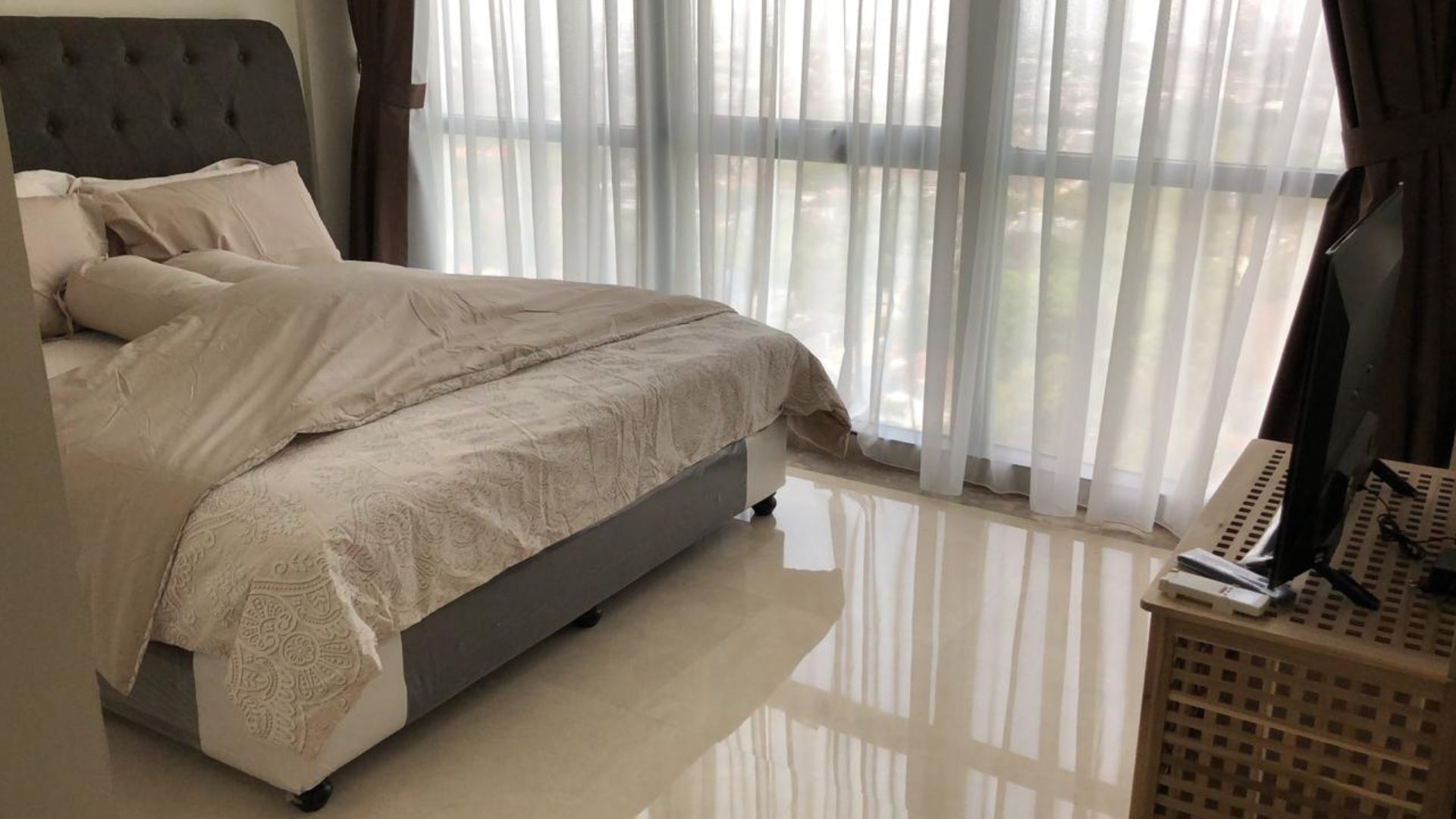 DISTRICT 8-4BR-BEDROOM 1