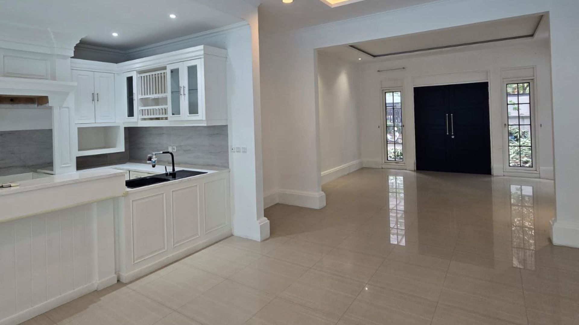 For Rent 4BR House South Jakarta Kebayoran Baru KBBR306