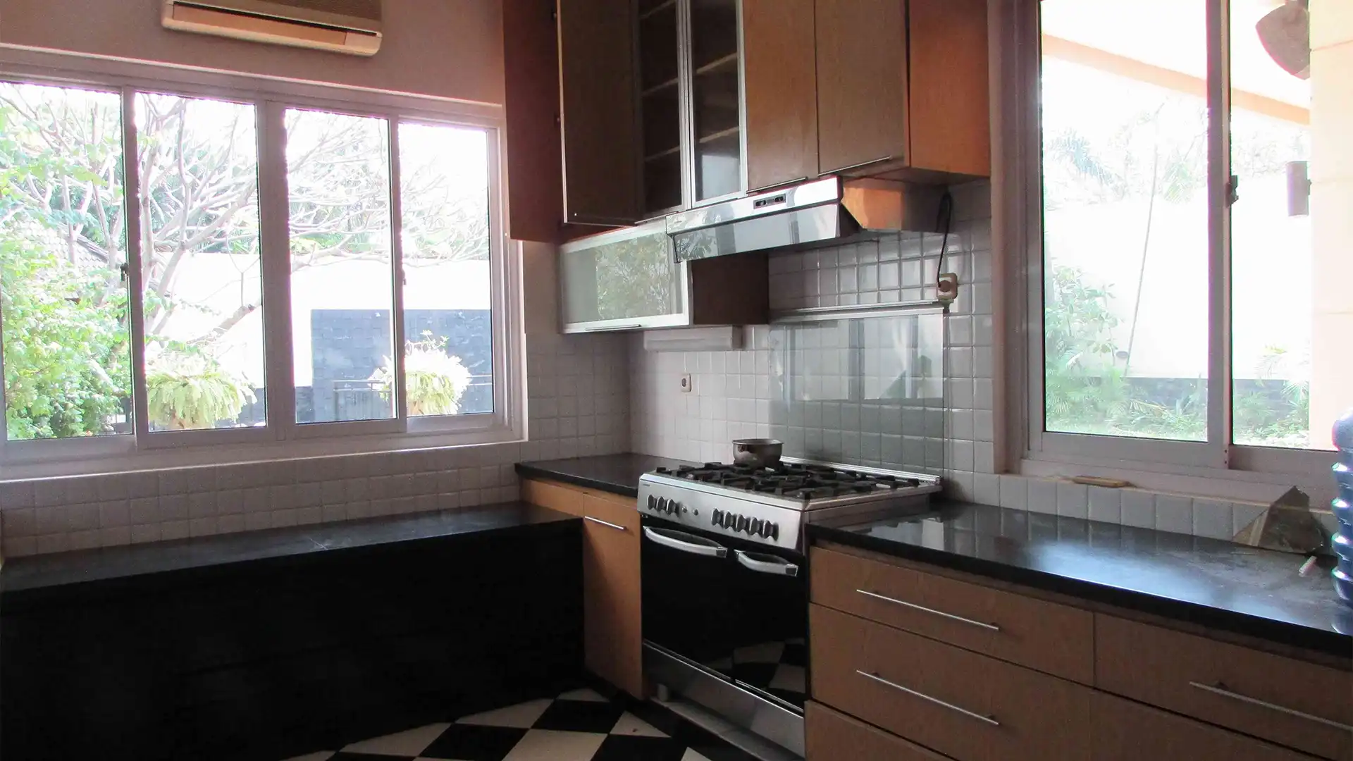 Generous Interior Space – Executive Paradise