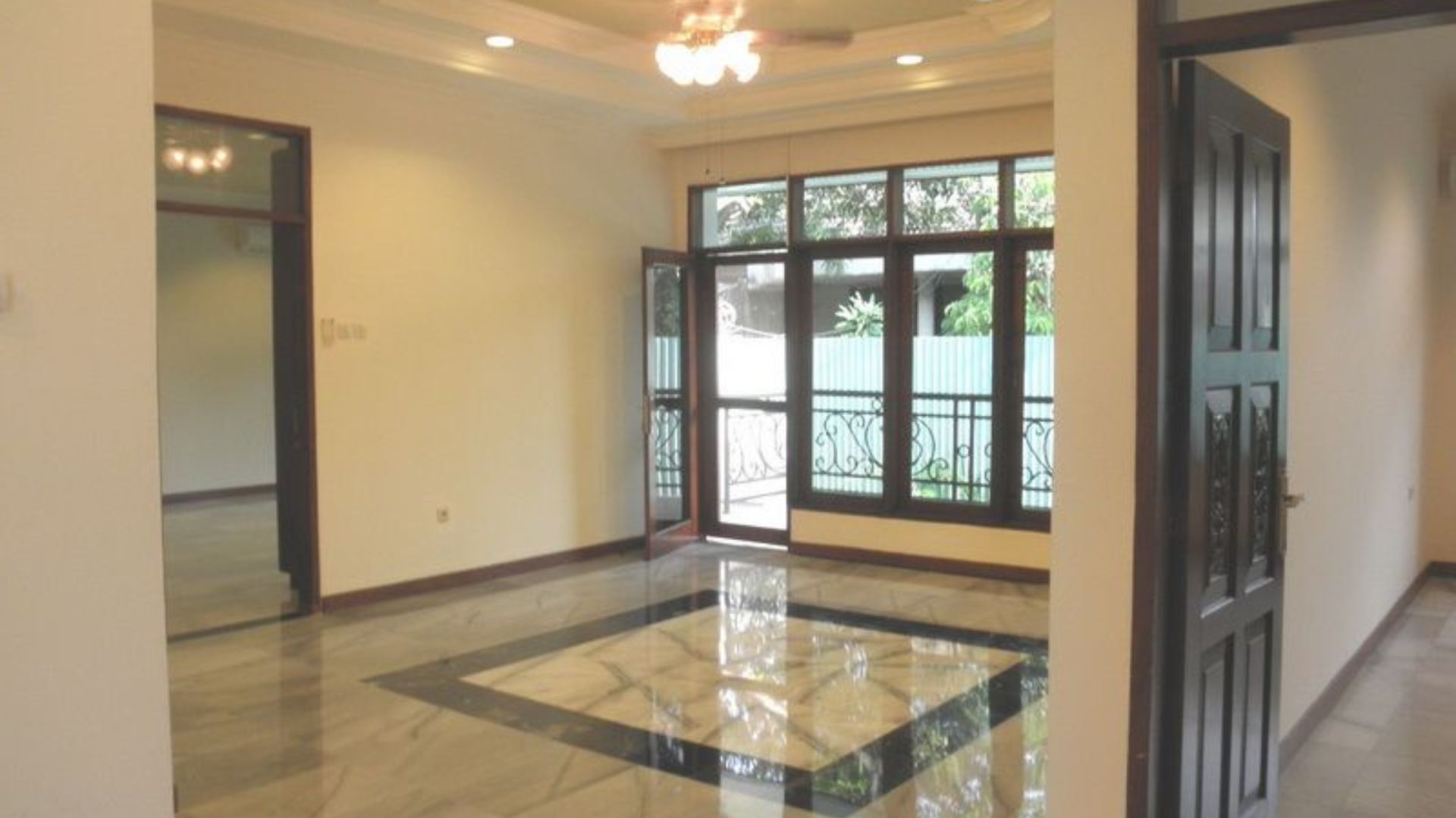 Executive Paradise Kav E1B-3BR-FAMILY AREA AT SECOND FLOOR Executive Paradise Kav E1B-3BR-FAMILY AREA AT SECOND FLOOR