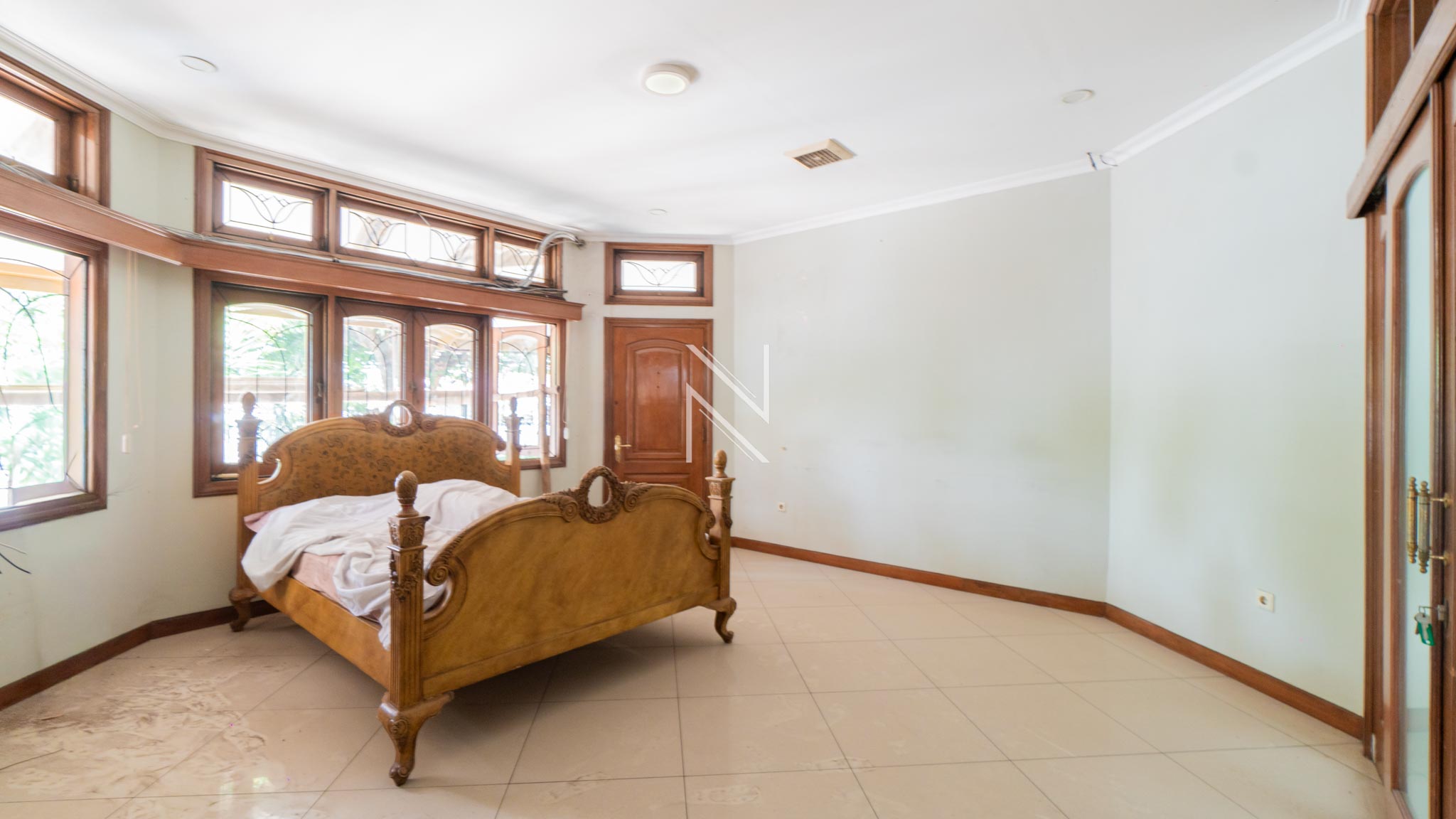 Super Large 10BR House at Kuningan