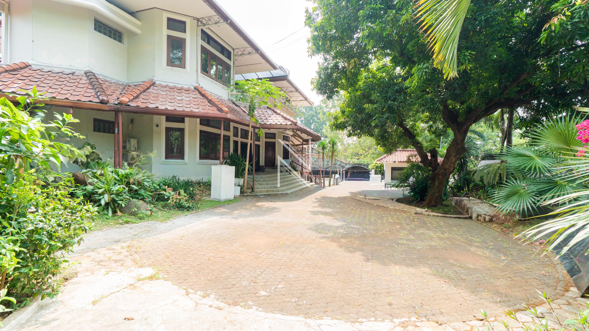 Super Large 10BR House at Kuningan
