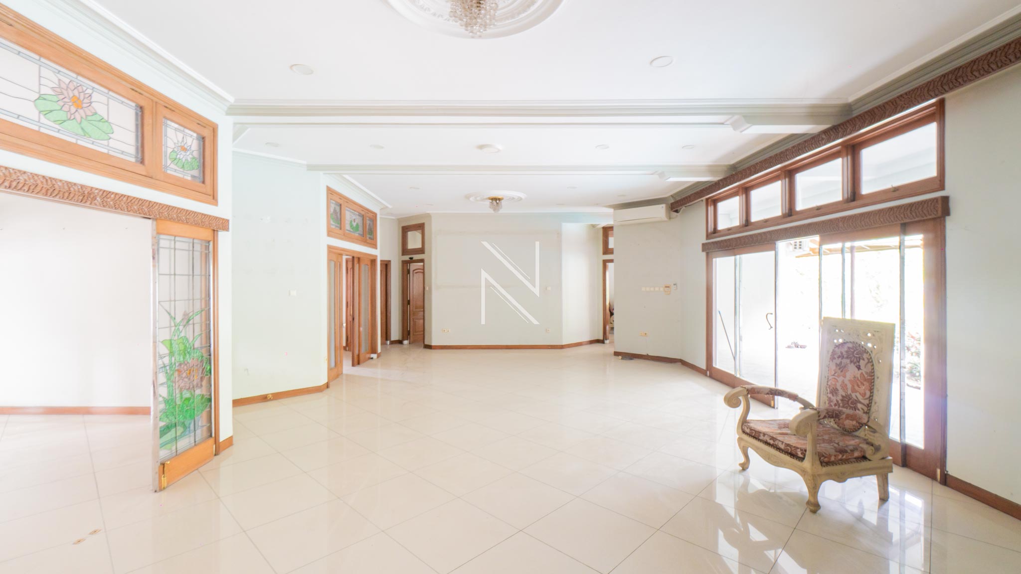 Super Large 10BR House at Kuningan