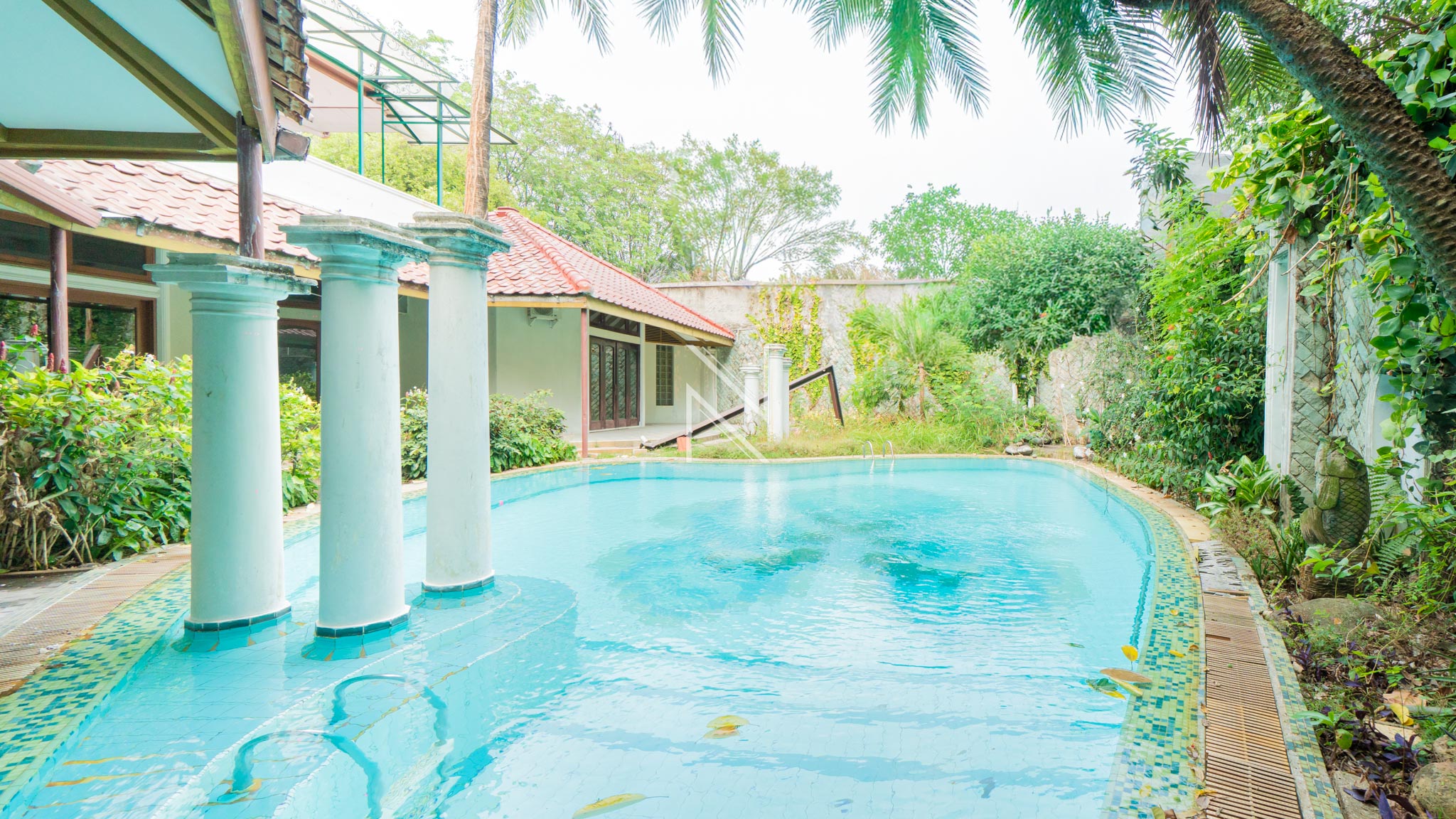 Super Large 10BR House at Kuningan