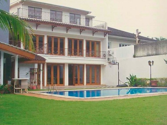 For Rent 4BR House South Tangerang Bintaro BTR003
