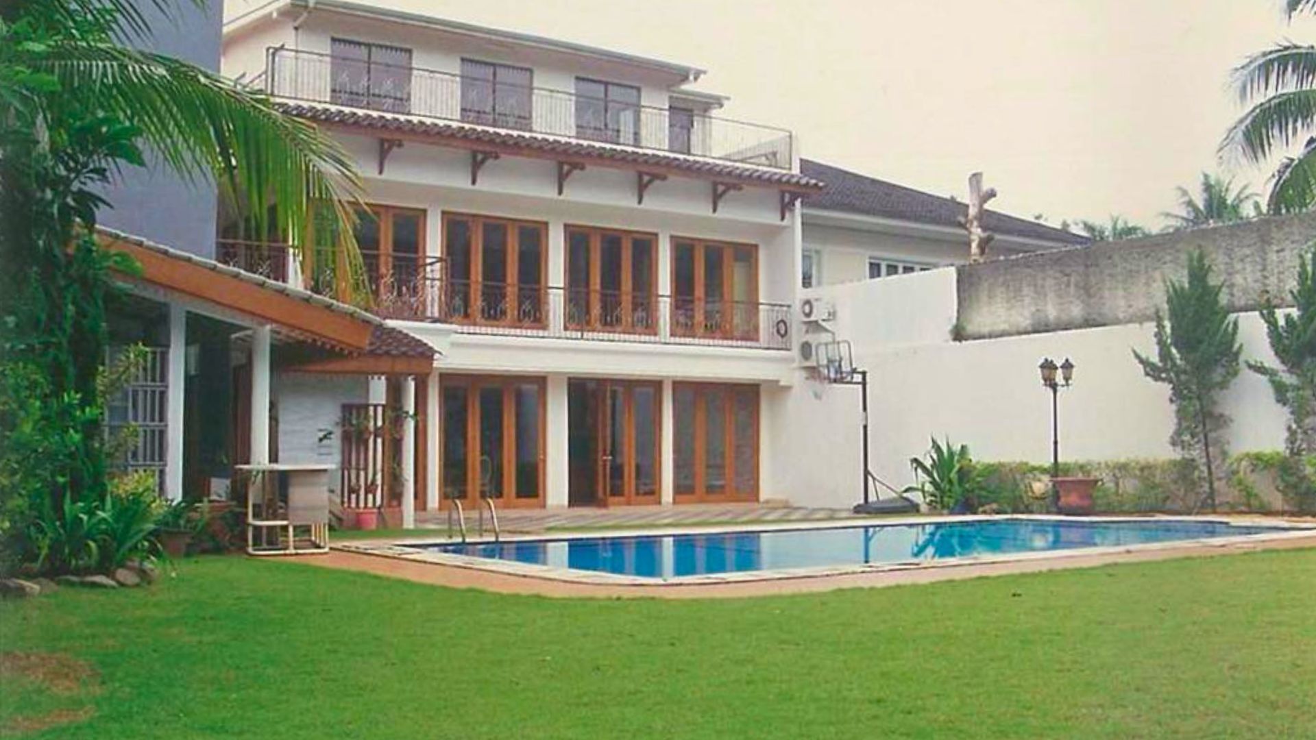 JL.CIKINI 2 FG 5_24-4BR-SWIMMING POOL & BACKYARD For Rent 4BR House South Tangerang Bintaro BTR003