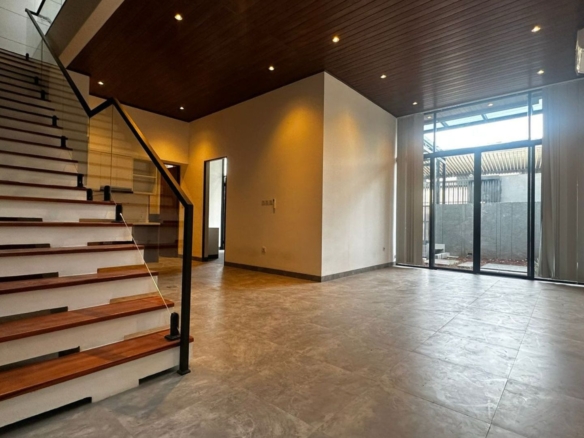 Jalan Cilandak I Ujung No. 38-3BR-LIVING AREA OPEN SPACE
