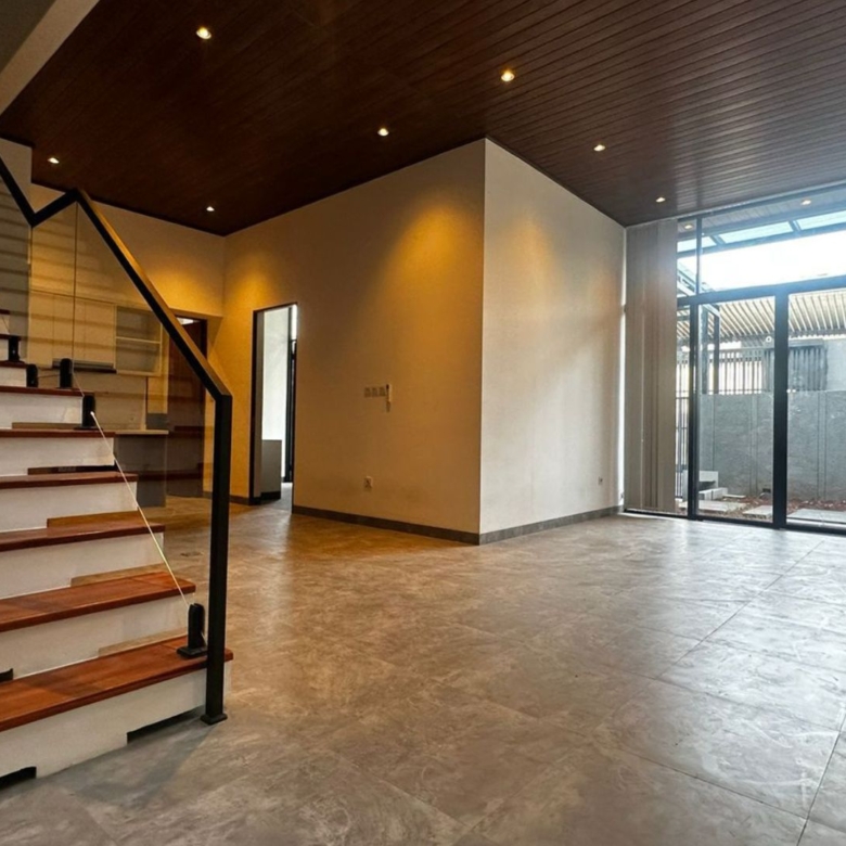 Jalan Cilandak I Ujung No. 38-3BR-LIVING AREA OPEN SPACE