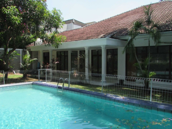 Jeruk Purut no 23 Kav A-4BR-SWIMMING POOL