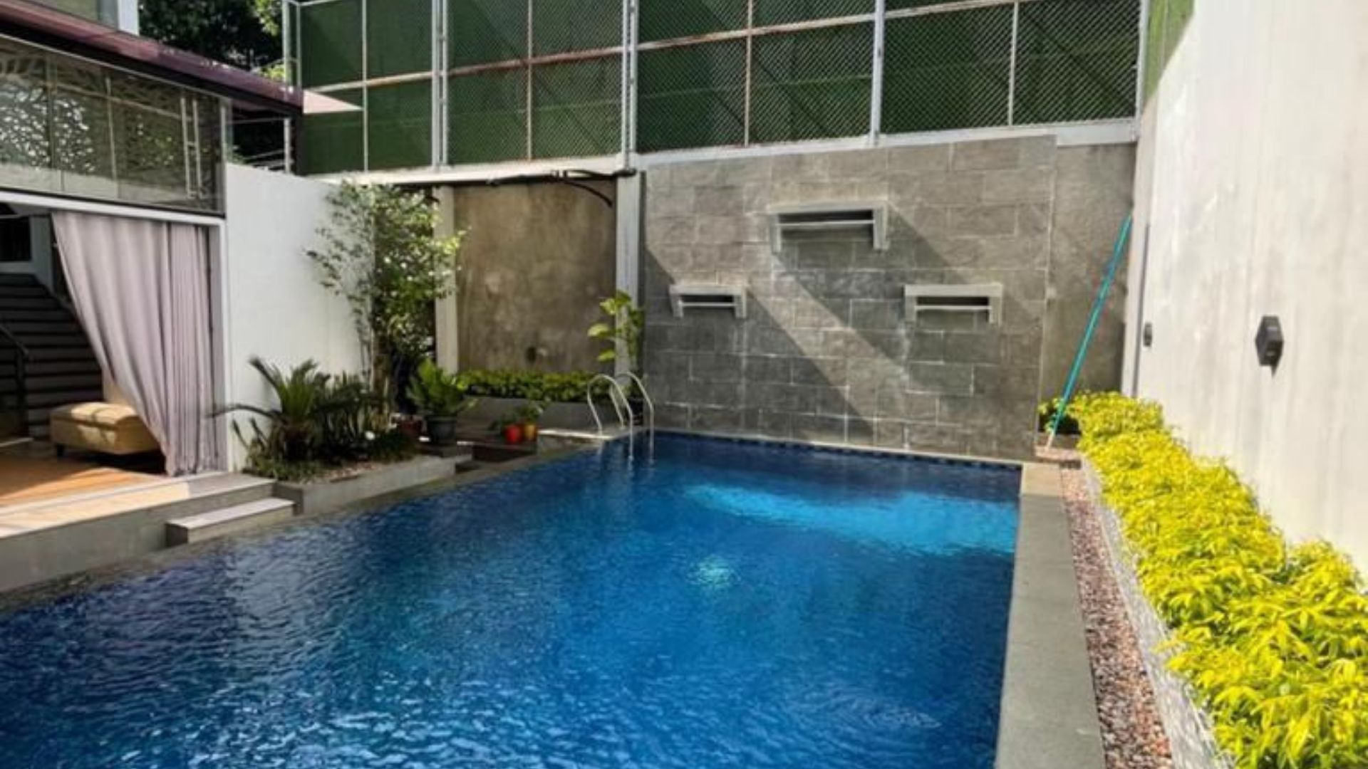 Jl Tebet Barat 8 no 2-4BR-SWIMMING POOL For Buy 4BR House South Jakarta Tebet TBT001
