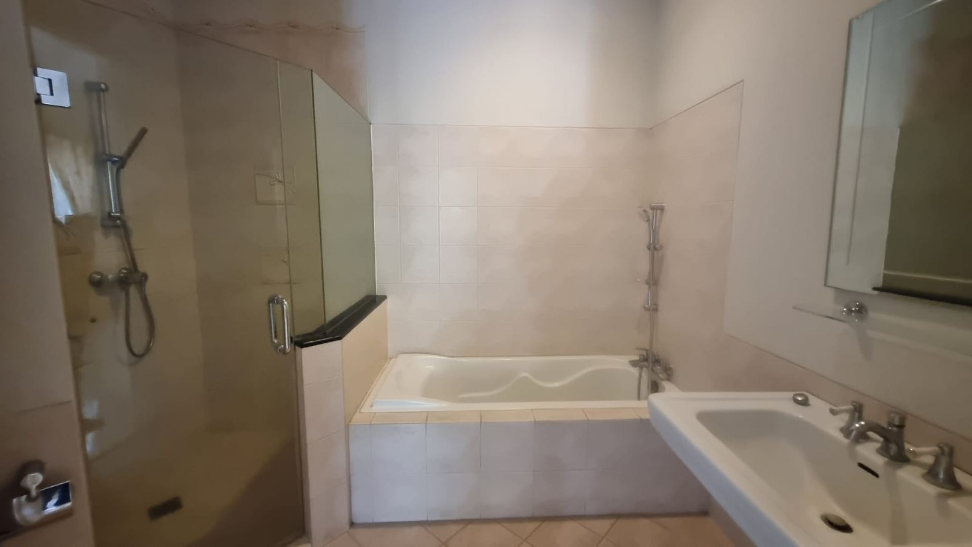Distinguished 4BR Family Home – Kebayoran Baru