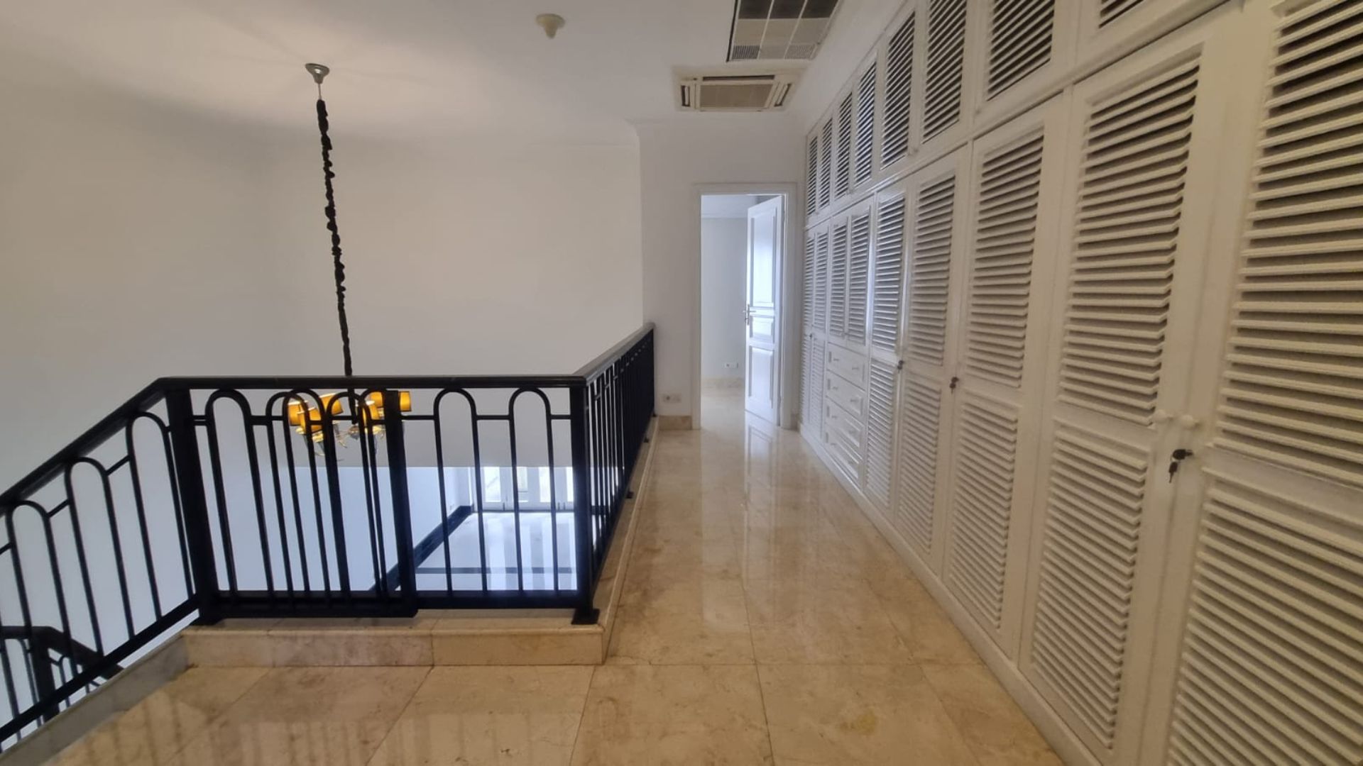 Distinguished 4BR Family Home – Kebayoran Baru