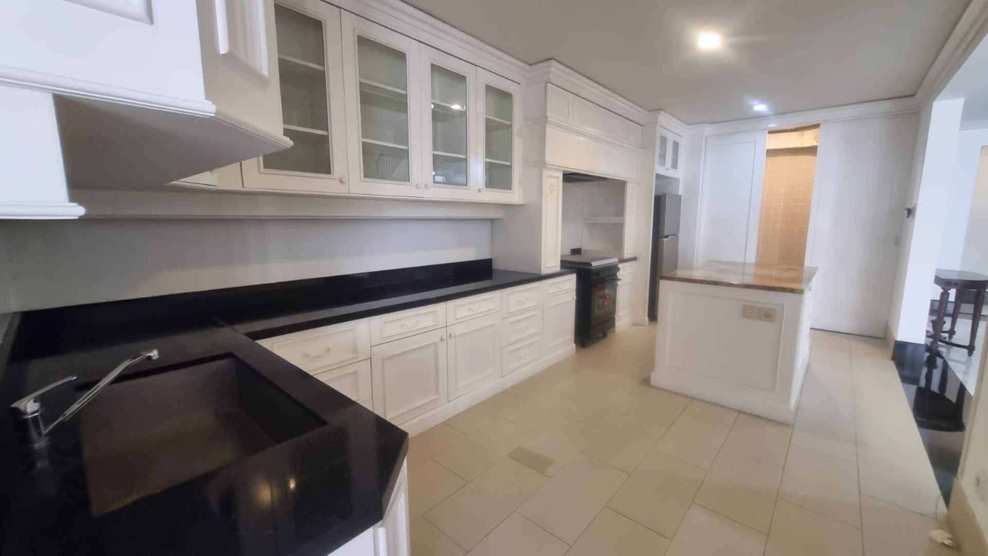 Distinguished 4BR Family Home – Kebayoran Baru