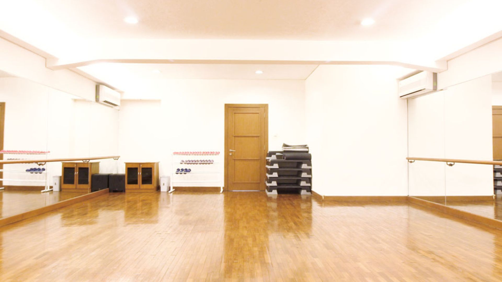 For Rent 4BR House South Jakarta Kemang KMGS112