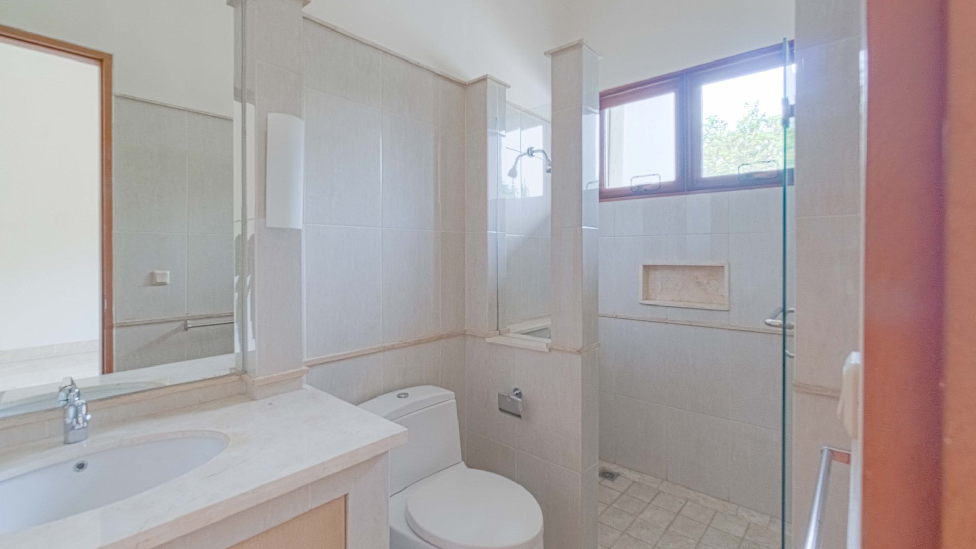 Grand 5BR Family in Vibrant Kemang