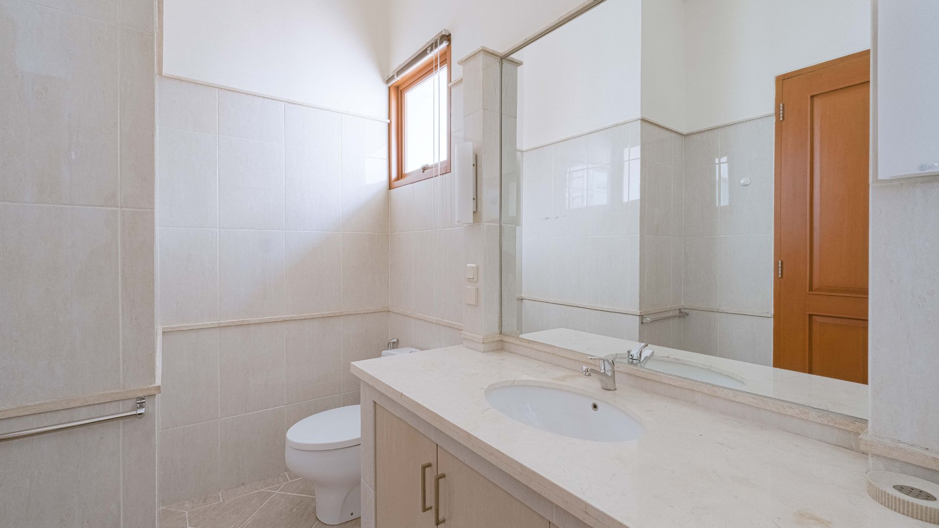 Grand 5BR Family in Vibrant Kemang