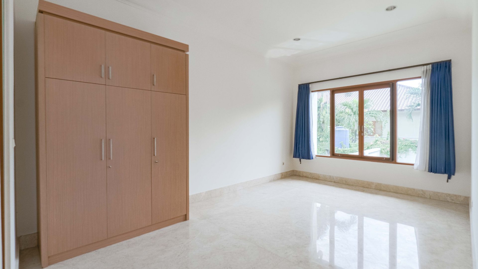Grand 5BR Family in Vibrant Kemang