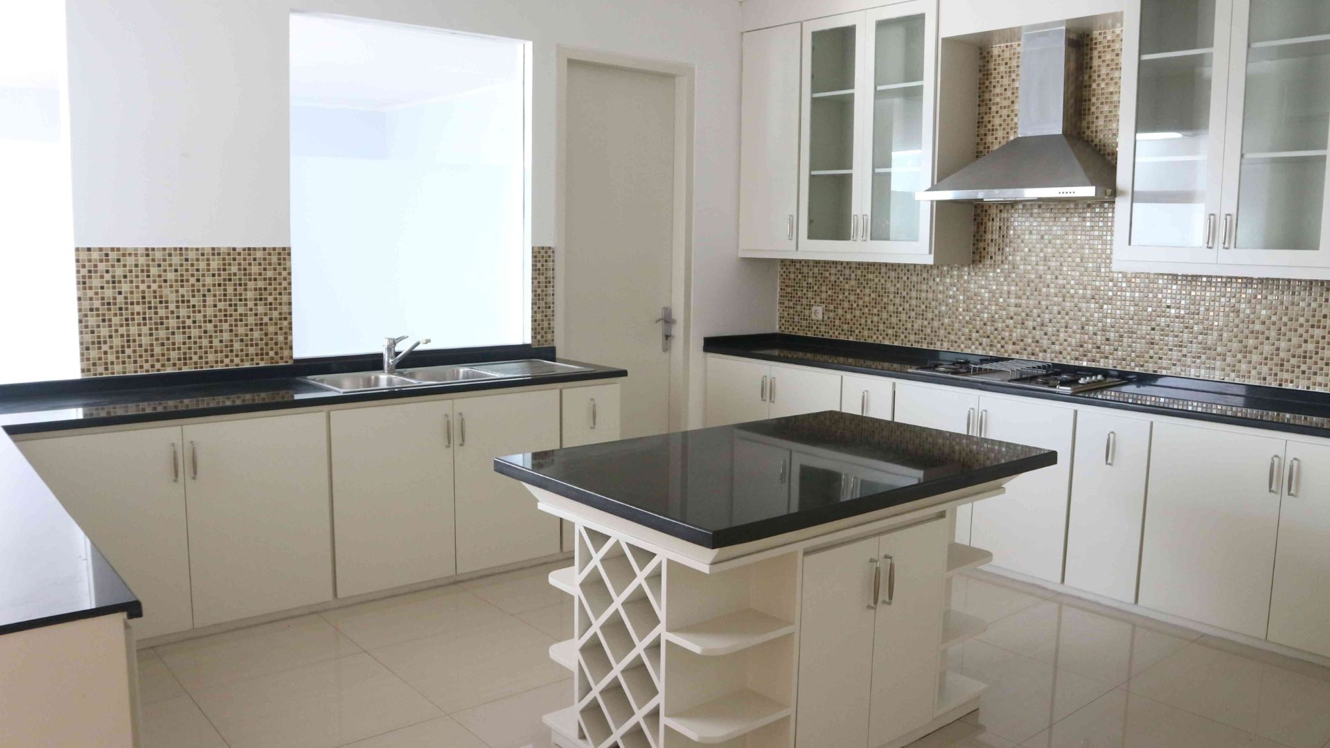 KEMANG TIMUR 5 NO.25M-4BR-KITCHEN AREA Grand Premium 4BR Family Home – Kemang