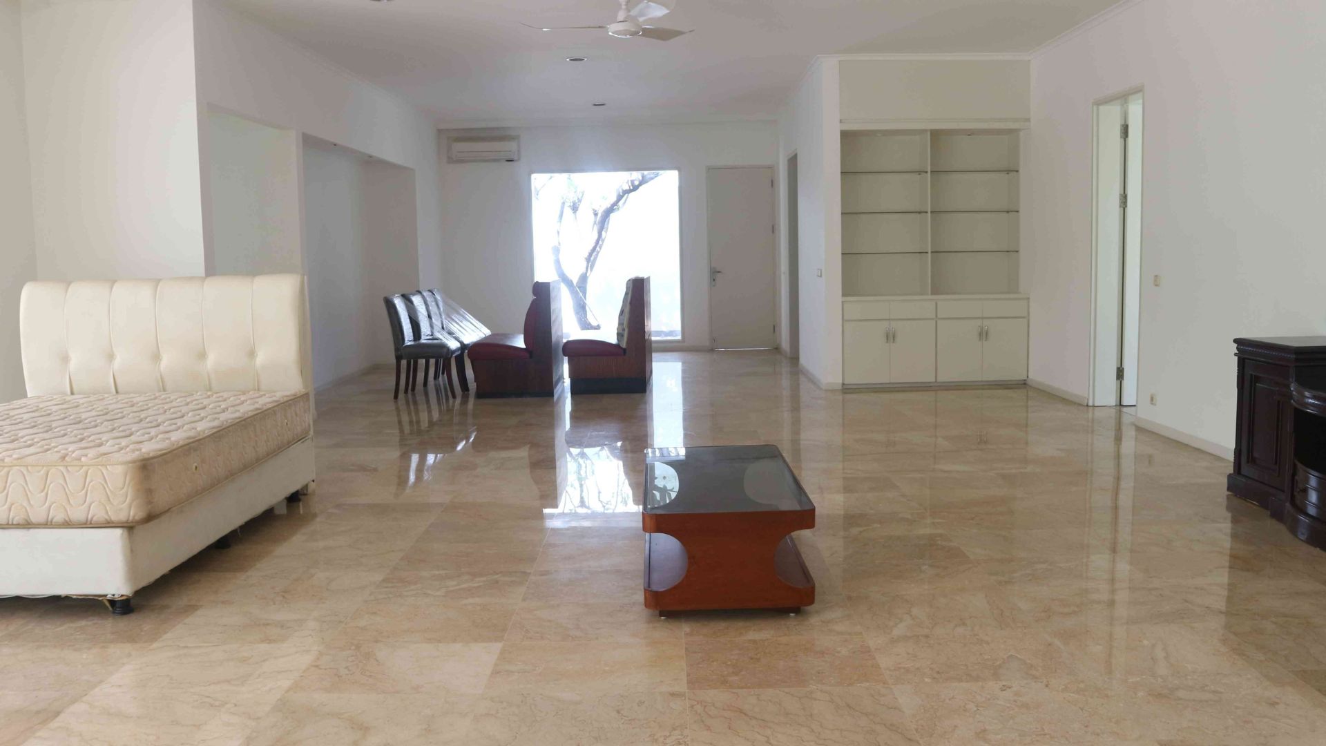 KEMANG TIMUR 5 NO.25M-4BR-LIVING AREA Grand Premium 4BR Family Home – Kemang