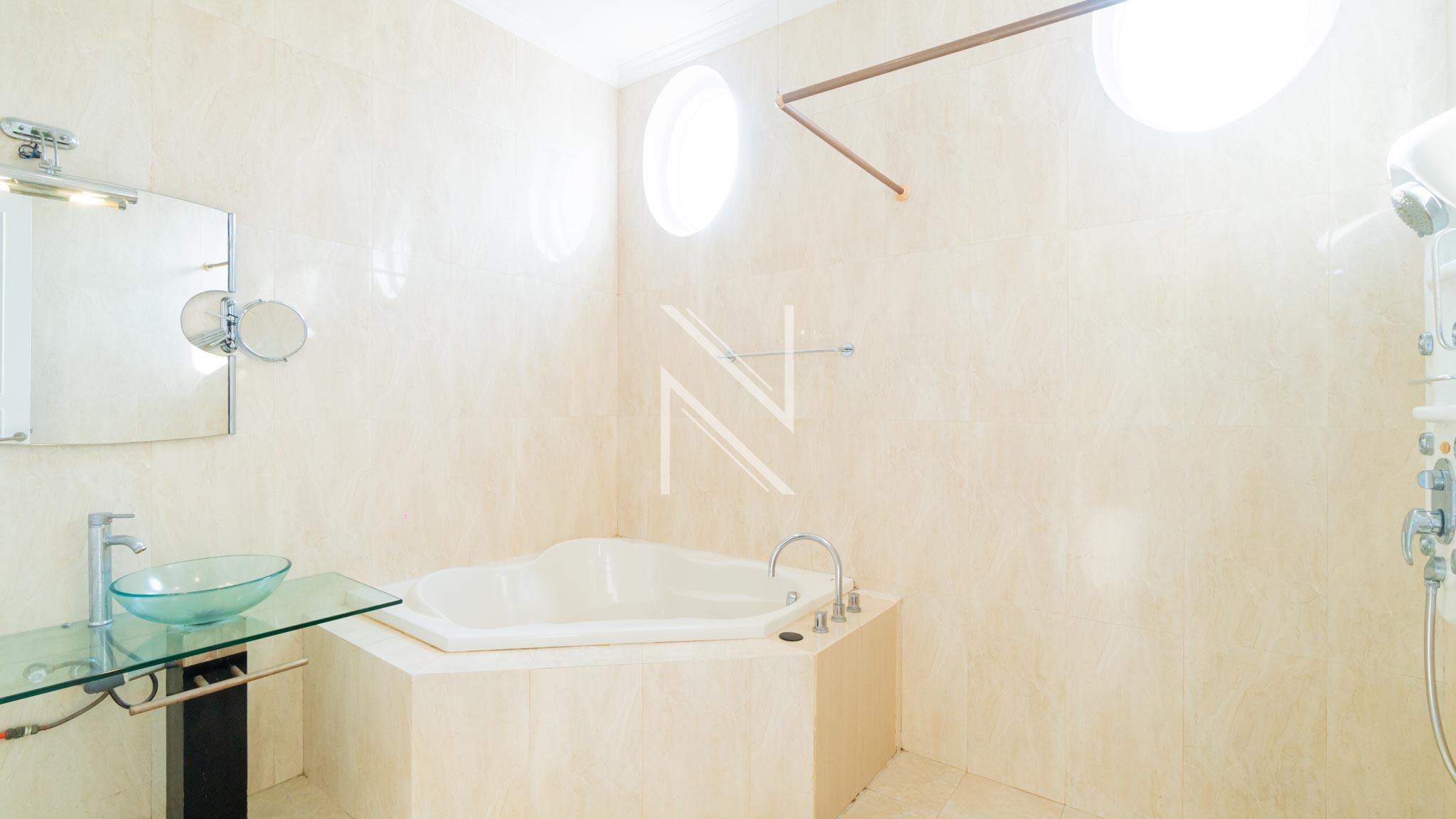KEMANG TIMUR DALAM NO.18-5BR-BATHROOM 1 Exclusive 5BR Family Home in Prime Location – Kemang