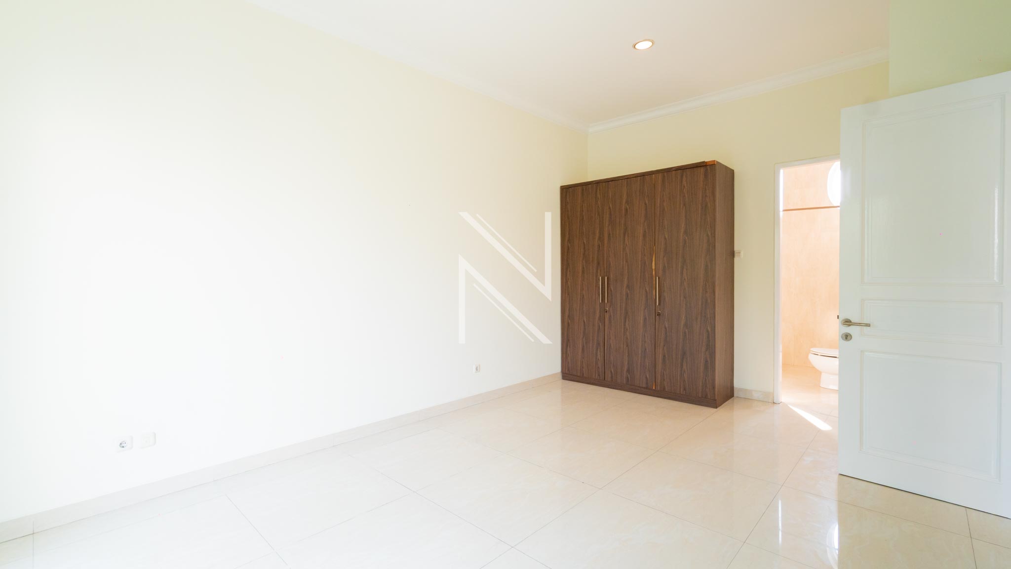 KEMANG TIMUR DALAM NO.18-5BR-BEDROOM 2 Exclusive 5BR Family Home in Prime Location – Kemang
