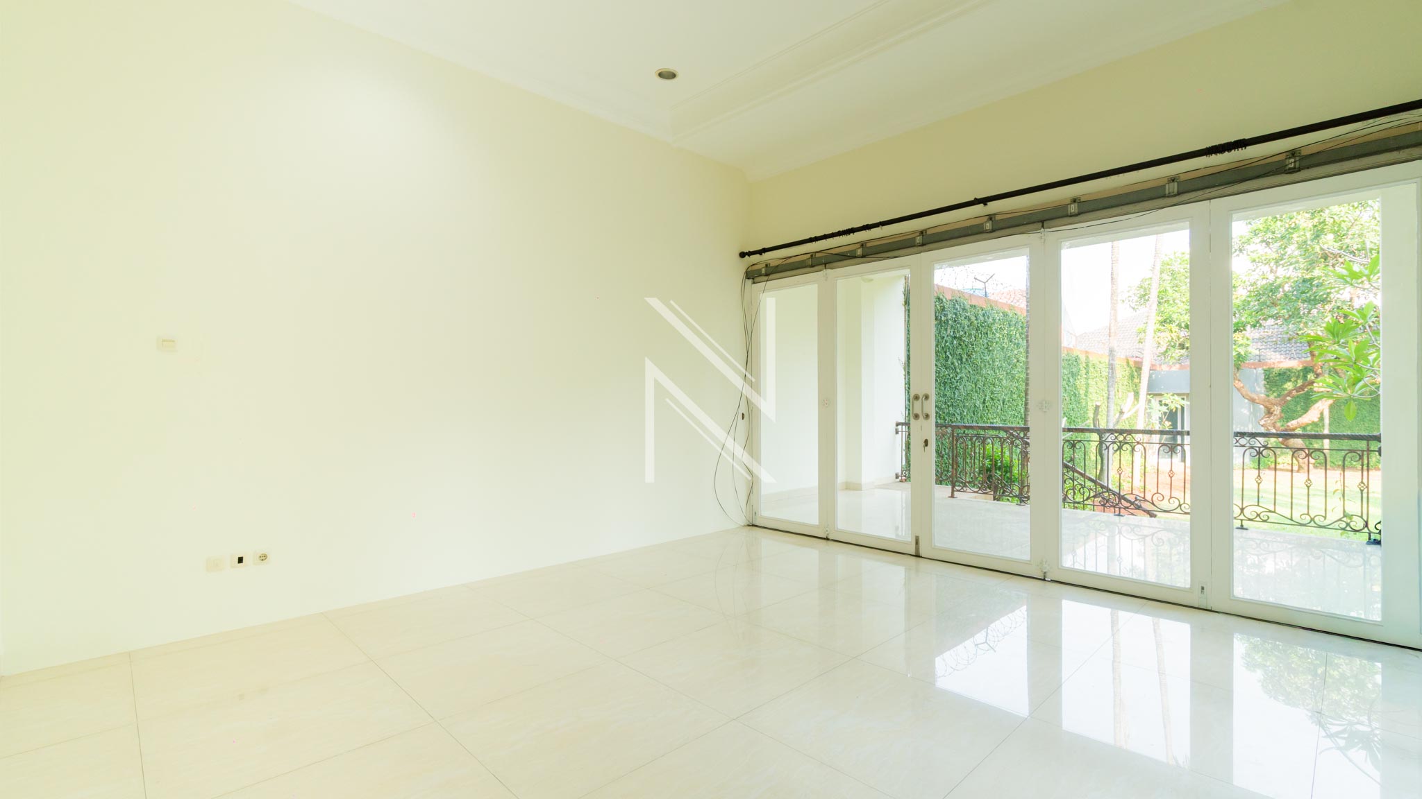 KEMANG TIMUR DALAM NO.18-5BR-DINING AREA Exclusive 5BR Family Home in Prime Location – Kemang