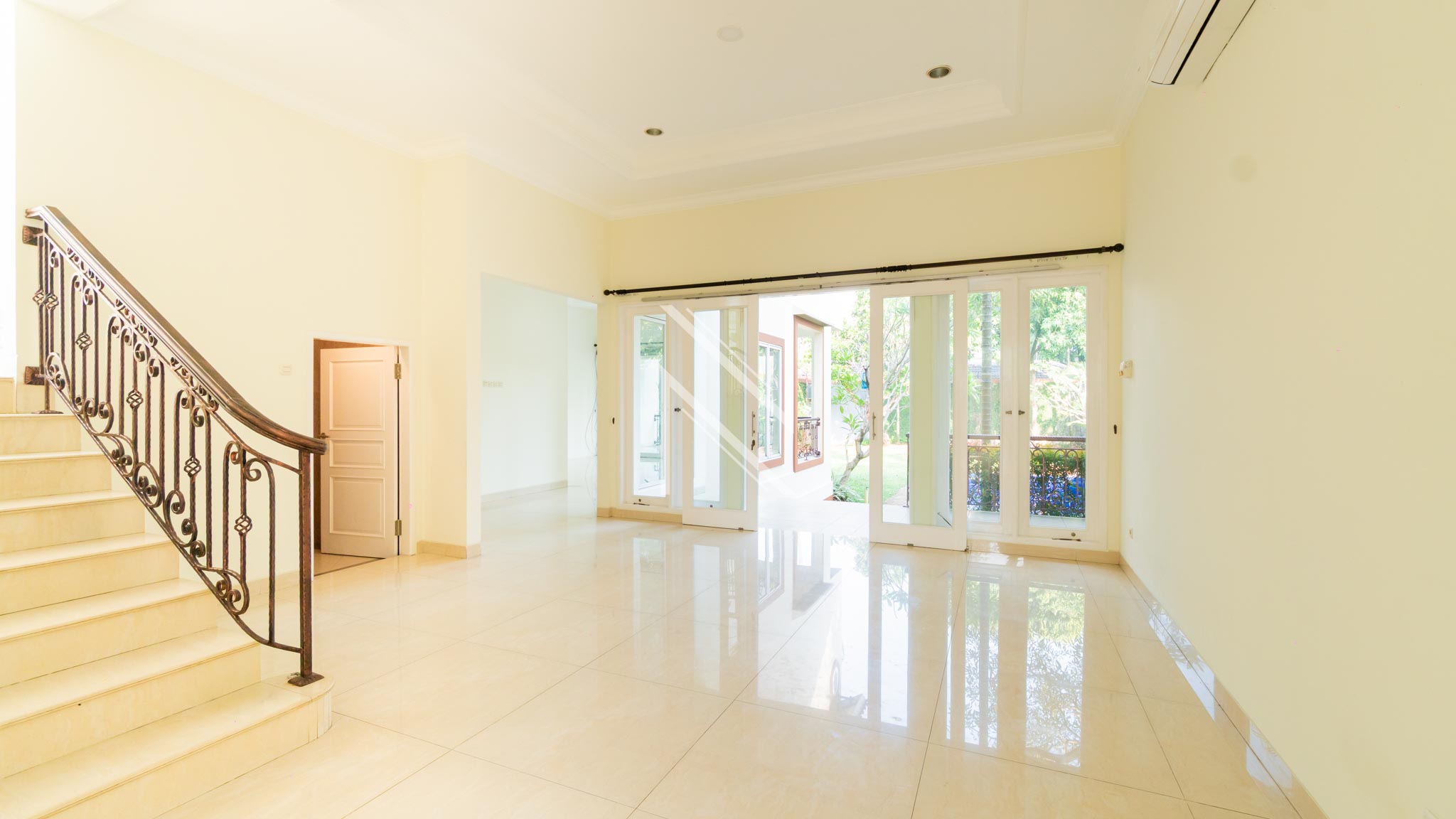 KEMANG TIMUR DALAM NO.18-5BR-FAMILY AREA KEMANG TIMUR DALAM NO.18-5BR-FAMILY AREA