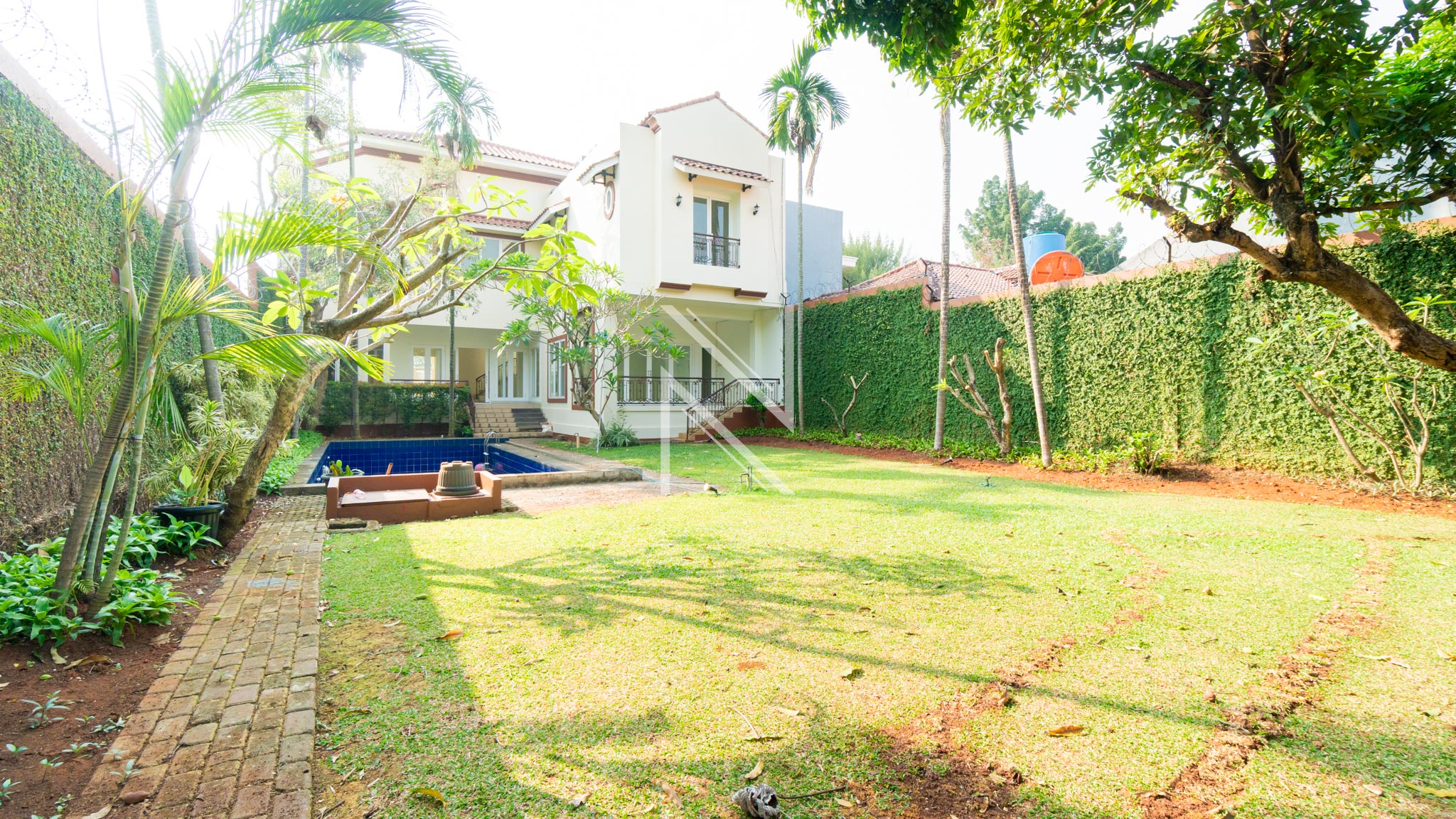 KEMANG TIMUR DALAM NO.18-5BR-SWIMMING POOL & BACKYARD Exclusive 5BR Family Home in Prime Location – Kemang