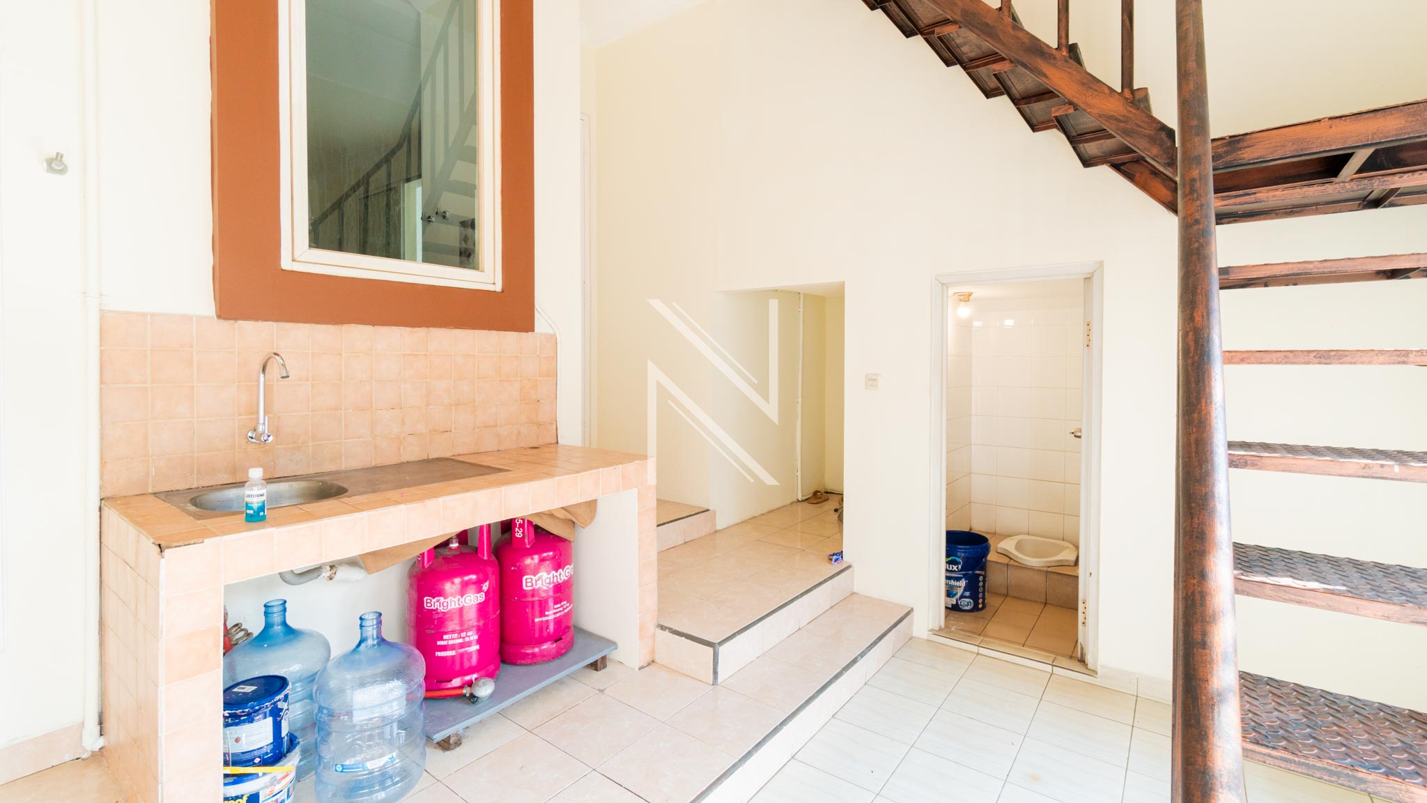 KEMANG TIMUR DALAM NO.18-5BR-WET KITCHEN Exclusive 5BR Family Home in Prime Location – Kemang