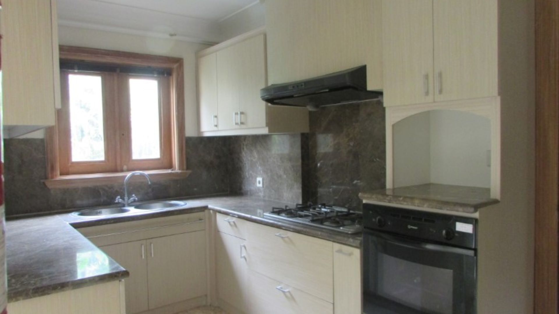 Contemporary 3BR Home in Strategic Location – Kemang