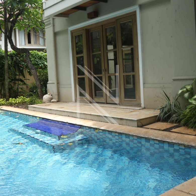 KEMANG V - NO 26 - BUNGALOW TYPE A - SWIMMING POOL
