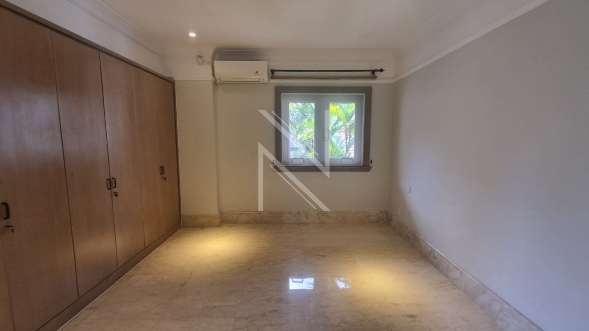 Serene 3BR Family Home in Lively Area – Kemang