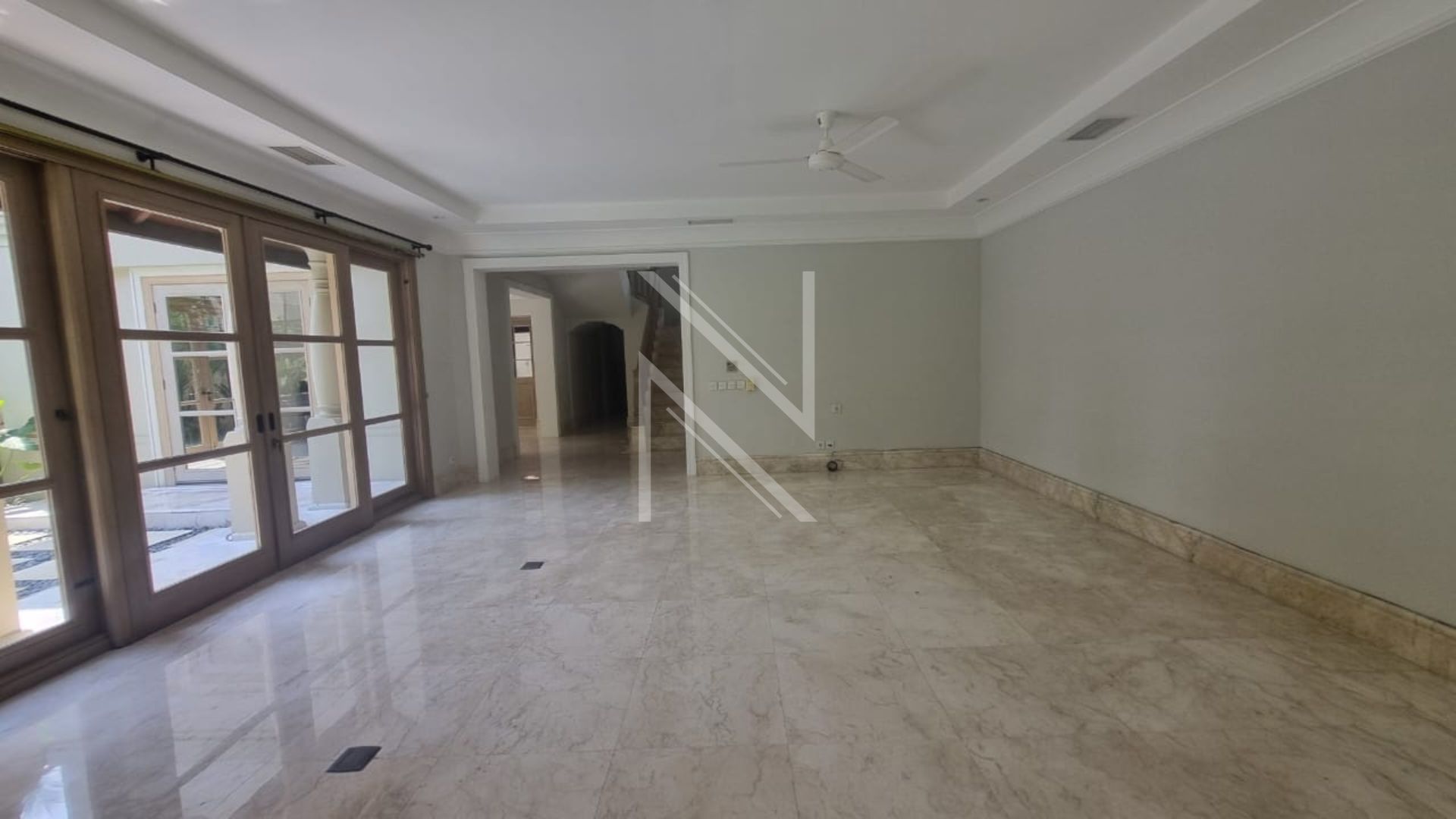 Serene 3BR Family Home in Lively Area – Kemang