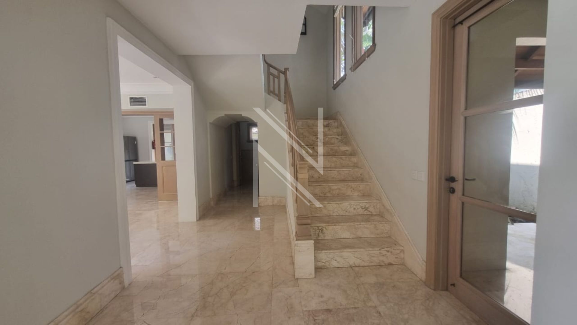 Serene 3BR Family Home in Lively Area – Kemang