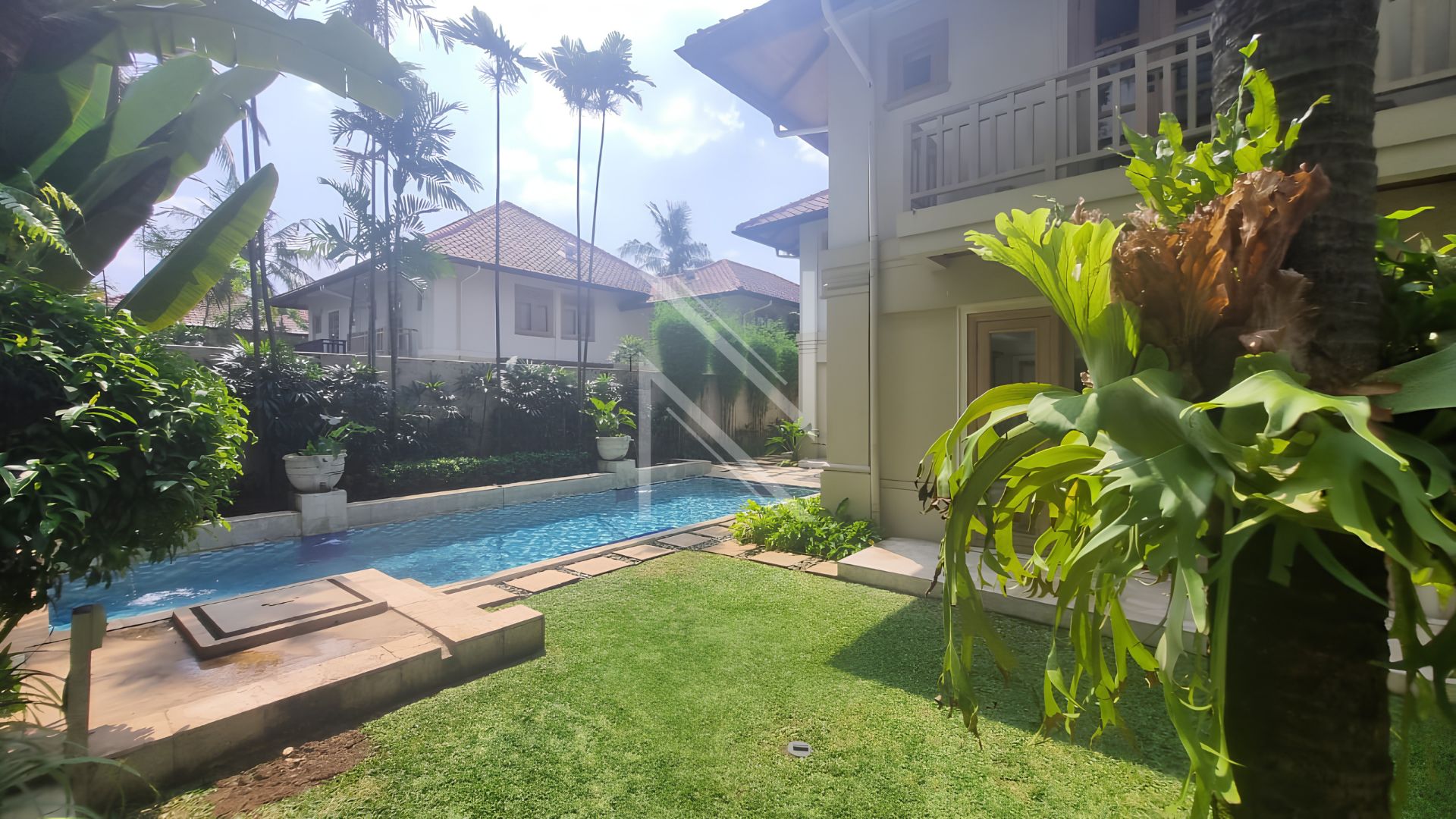 Serene 3BR Family Home in Lively Area – Kemang
