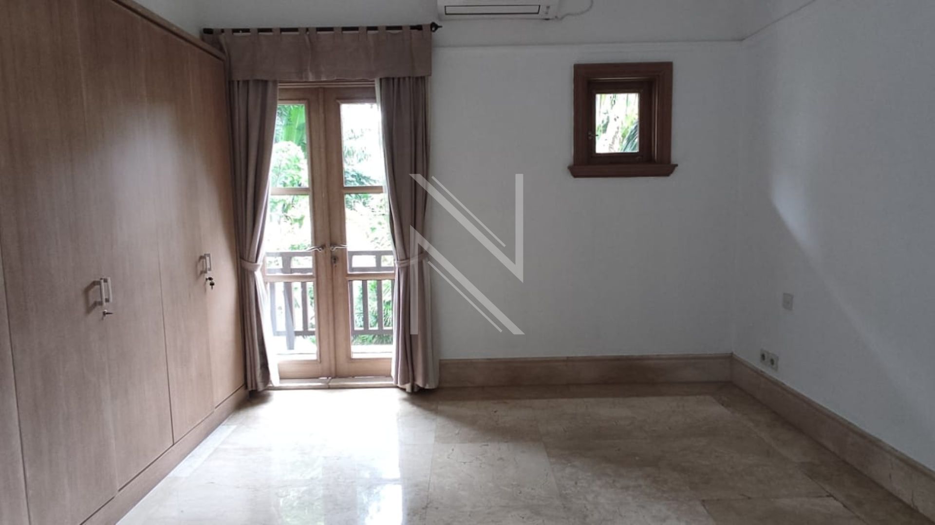 Premium 3BR Home in Connected Location – Kemang