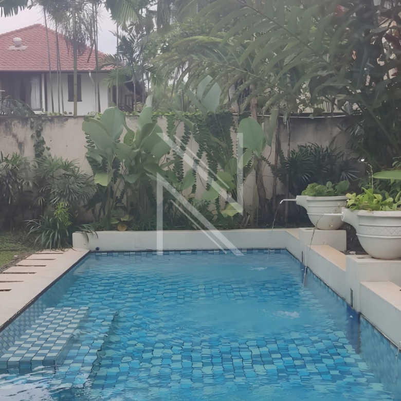 KEMANG V - NO 26 - BUNGALOW TYPE E - SWIMMING POOL