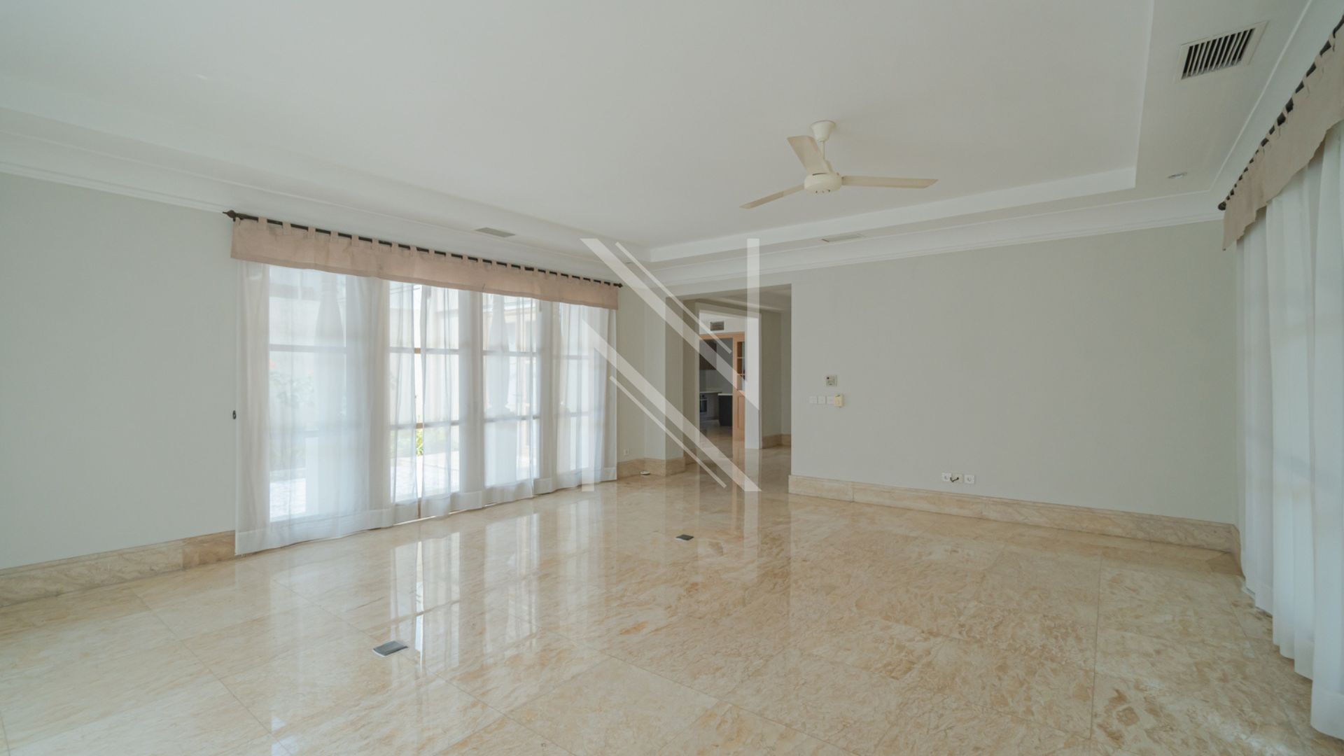 Stylish 3BR Family Home – Kemang