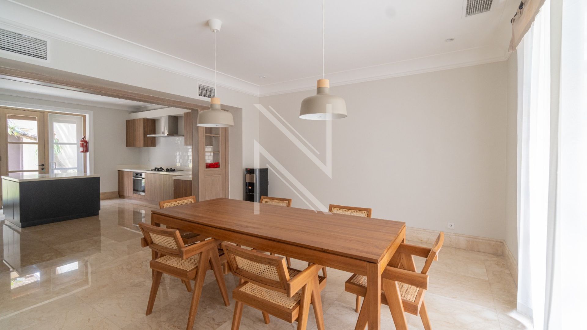 Stylish 3BR Family Home – Kemang