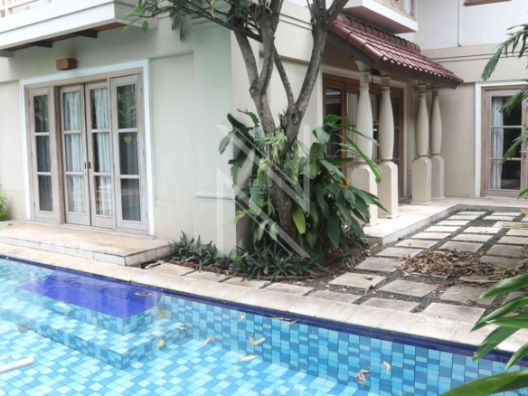 KEMANG V - NO 26 - BUNGALOW TYPE G - SWIMMING POOL