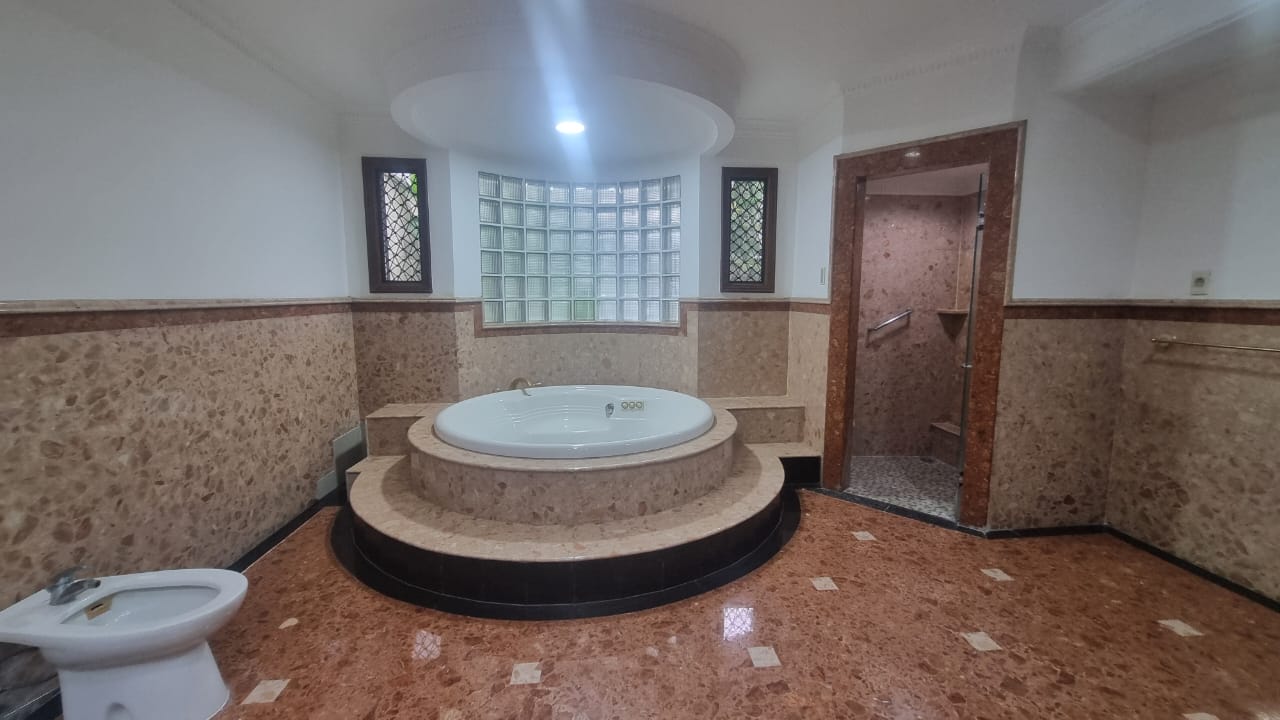 For Rent 7BR House South Jakarta Kebayoran Baru KBBR275