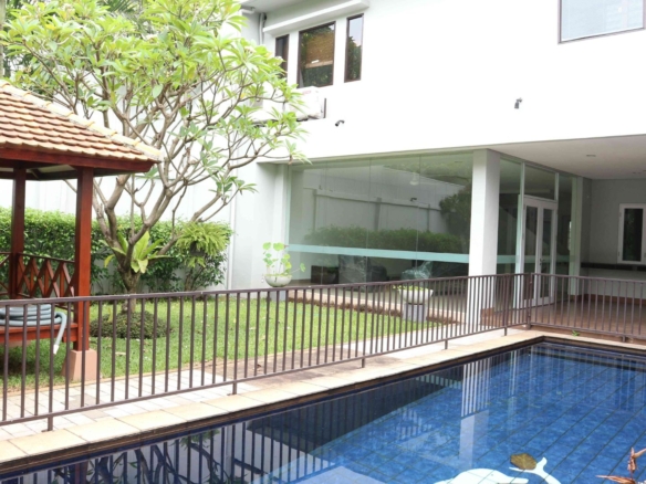 Kebayoran Baru - Cilandak Tengah 2 Kav B - Pool.jpg