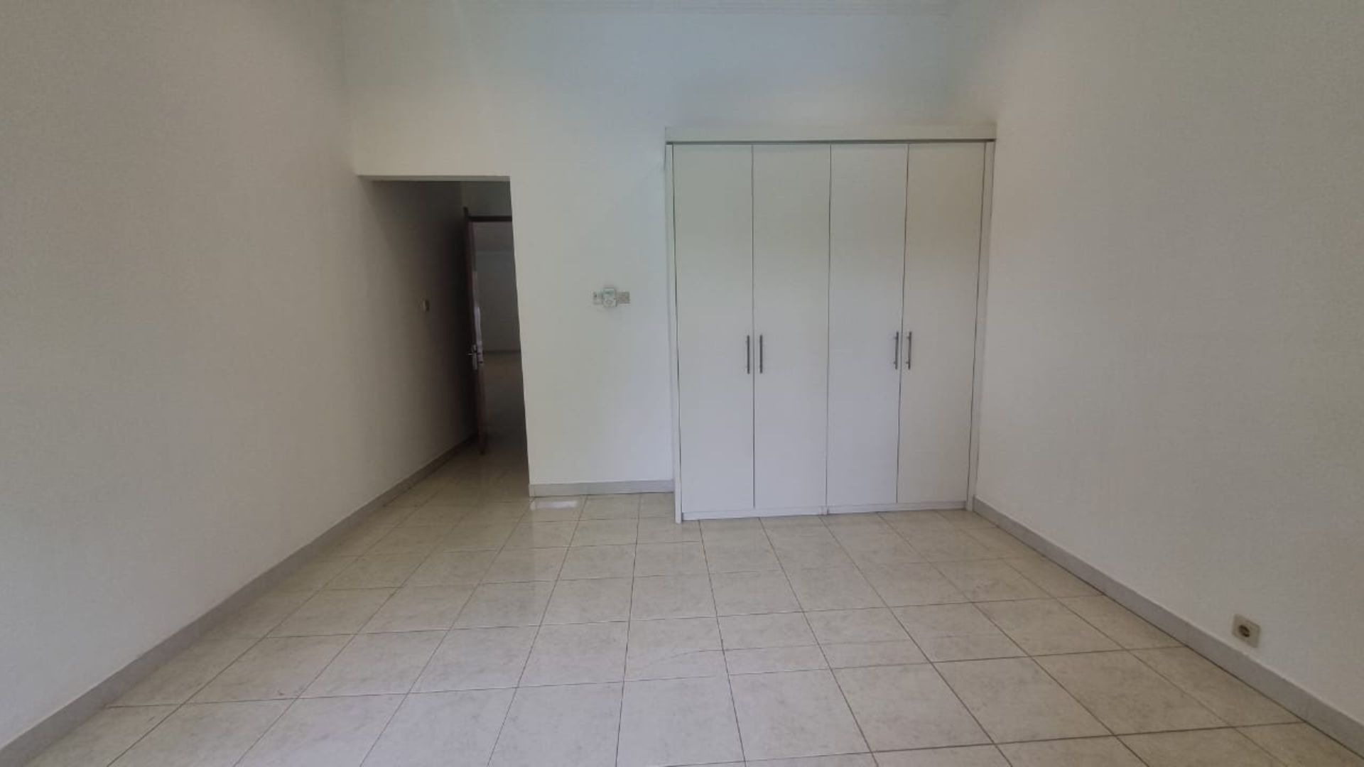 For Rent 4BR House South Jakarta Kemang KMG190